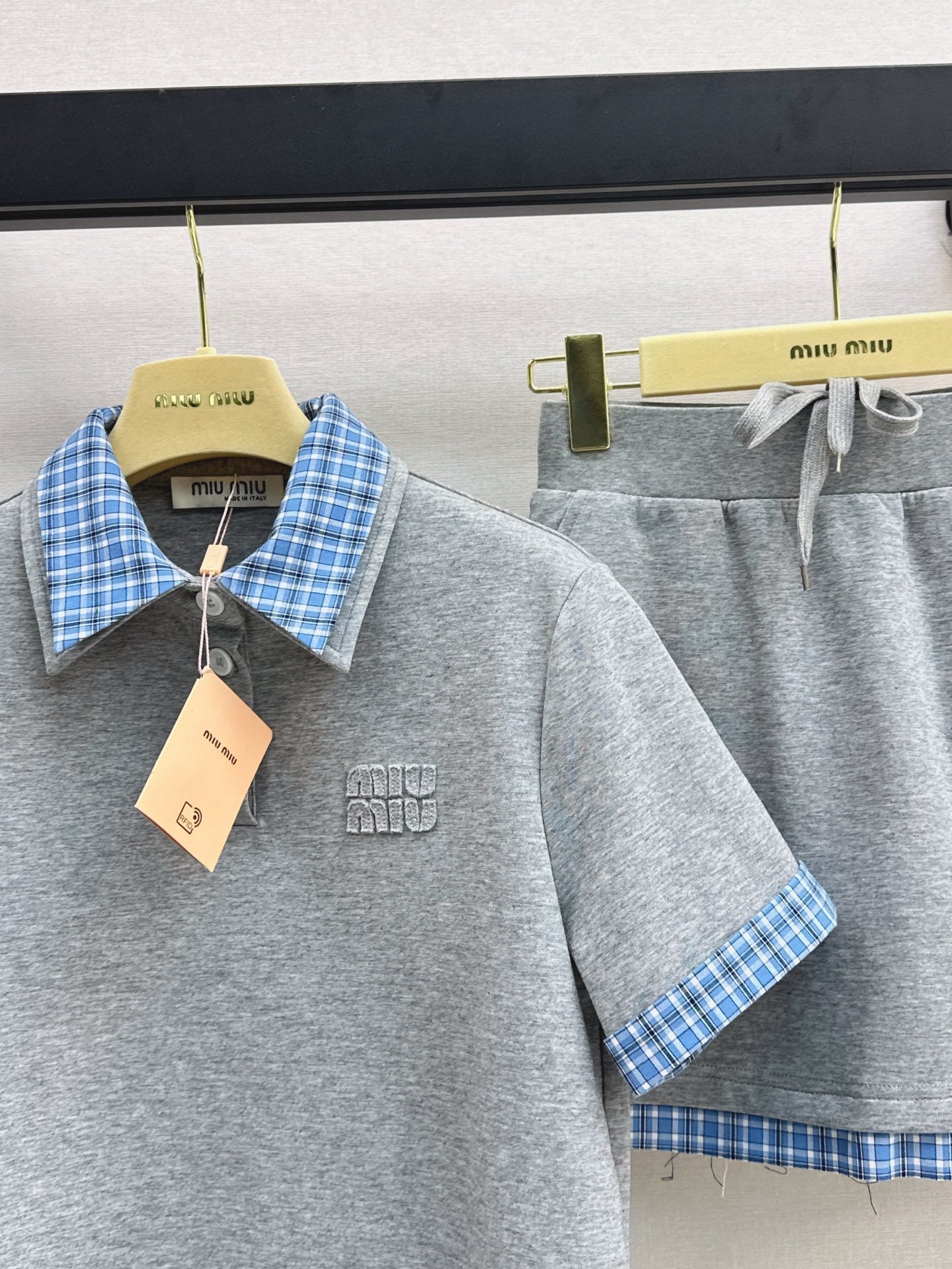 M*u 25ss Plaid lapel top + mini skirt suit