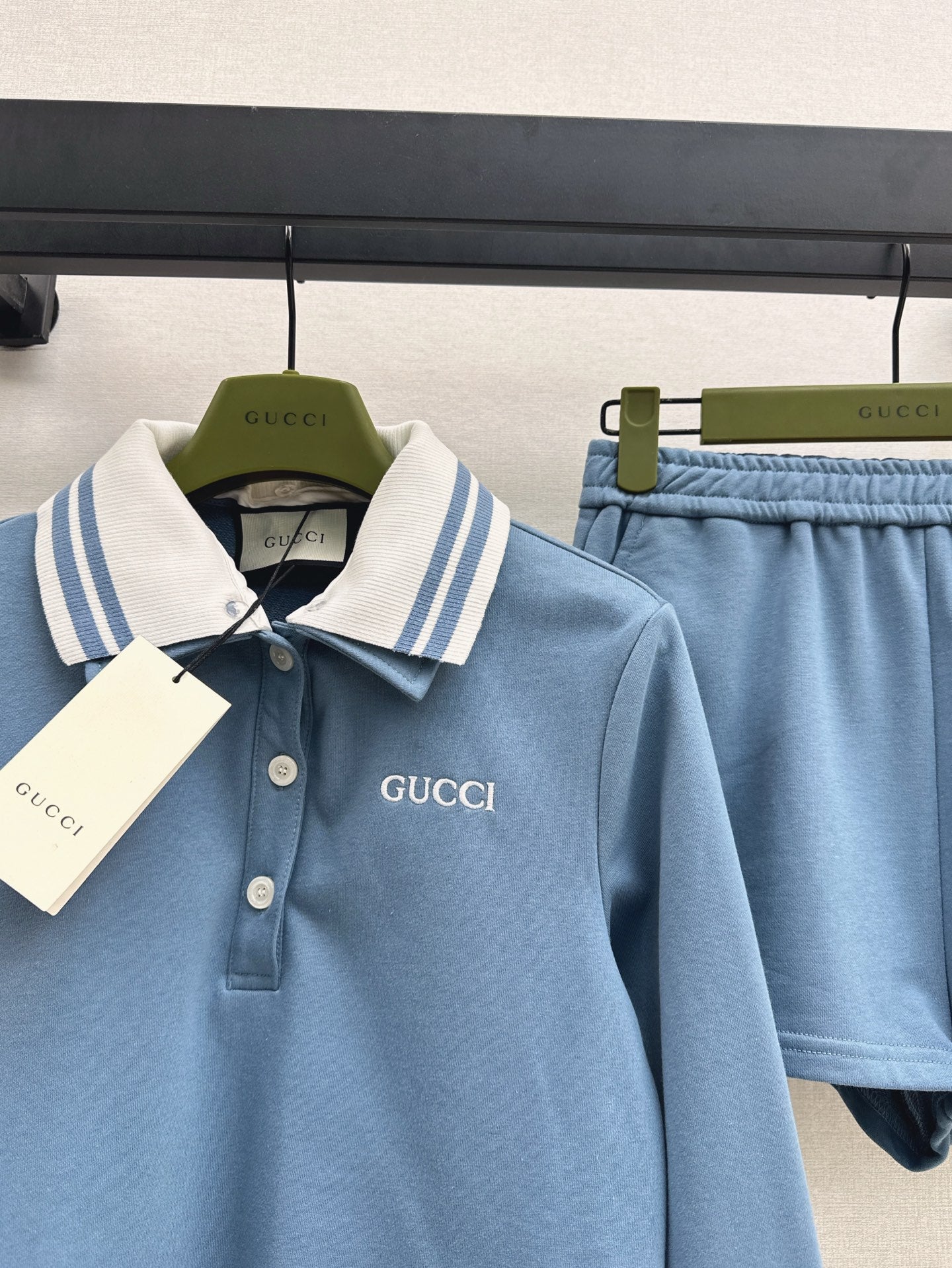 Gu* 25ss Polo collar crop trucksuit set