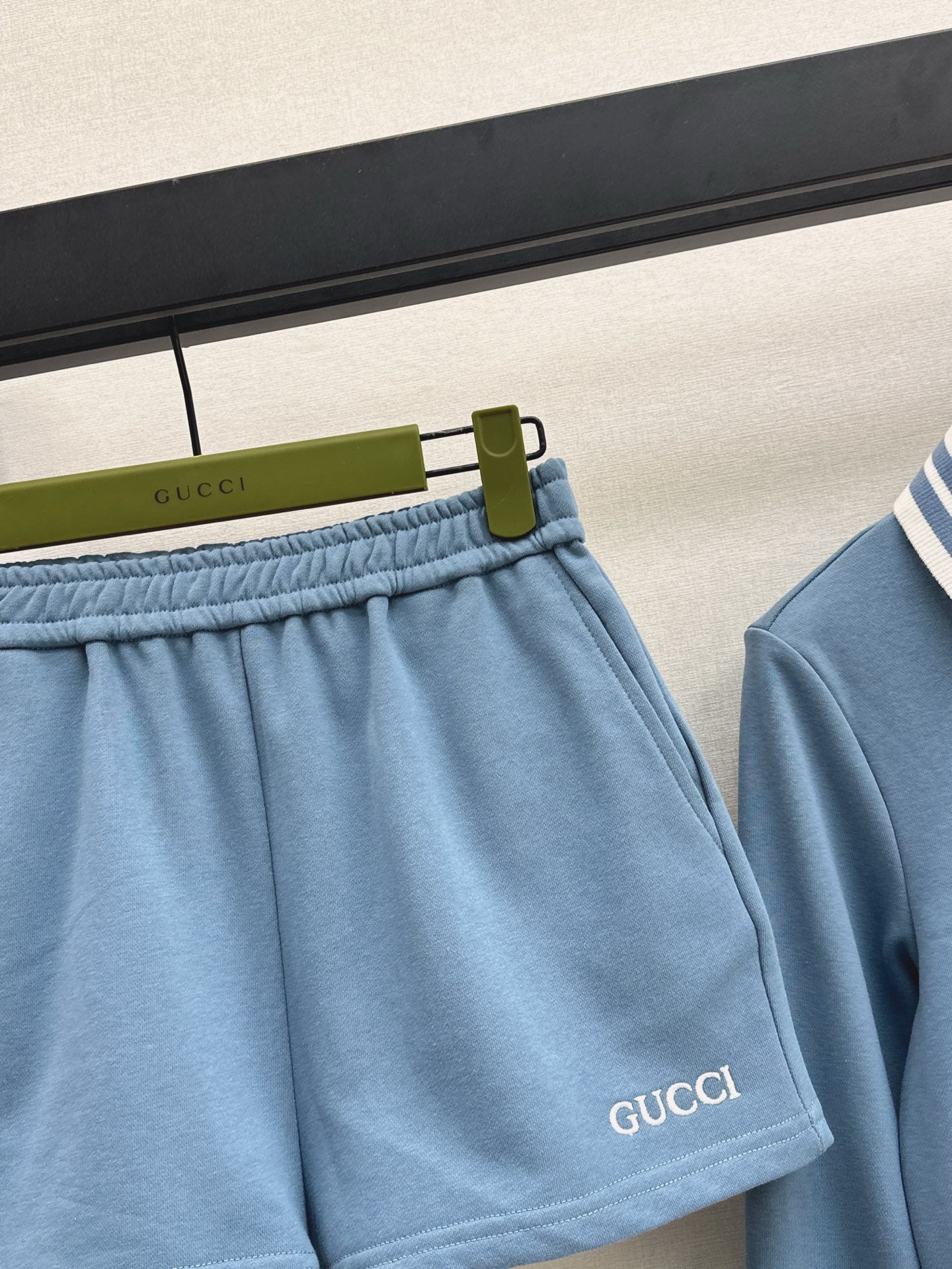 Gu* 25ss Polo collar crop trucksuit set