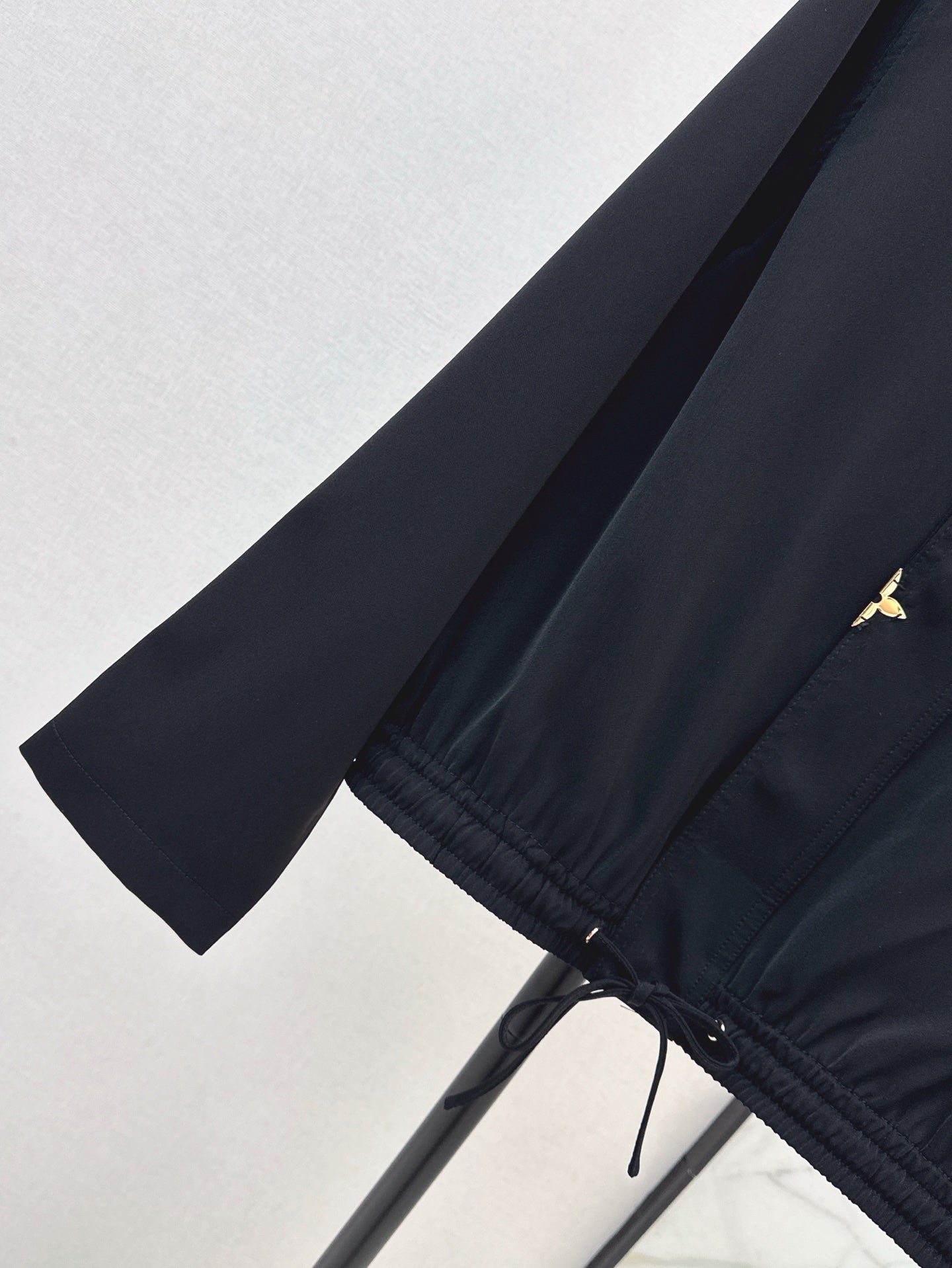 Loui* 25ss Stand collar drawstring waist shirt