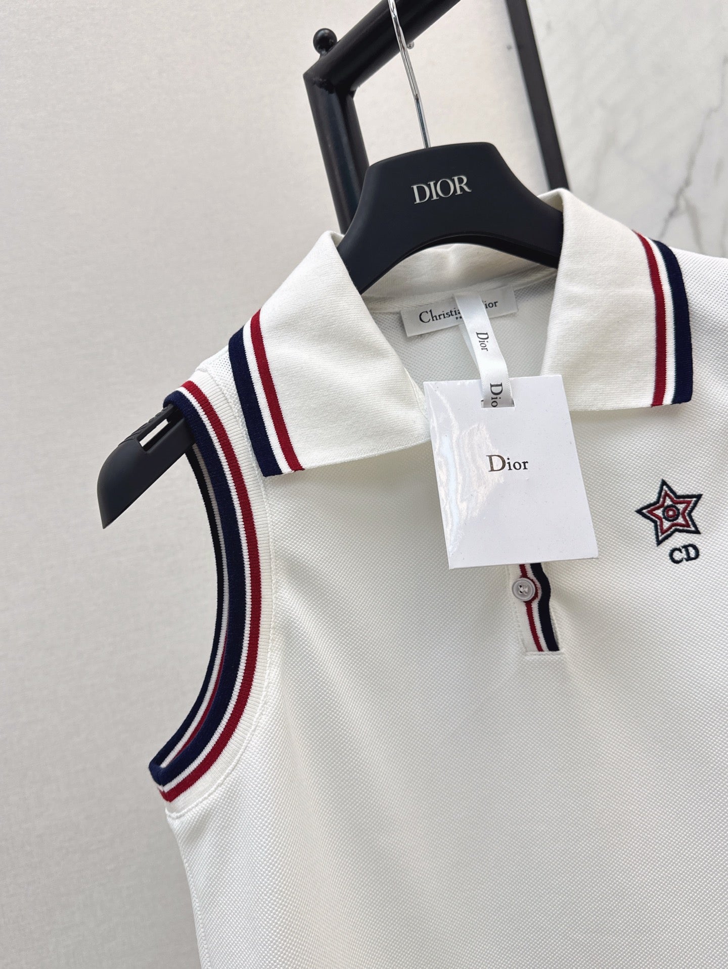 D*r 25ss embroidered polo neck sleeveless top