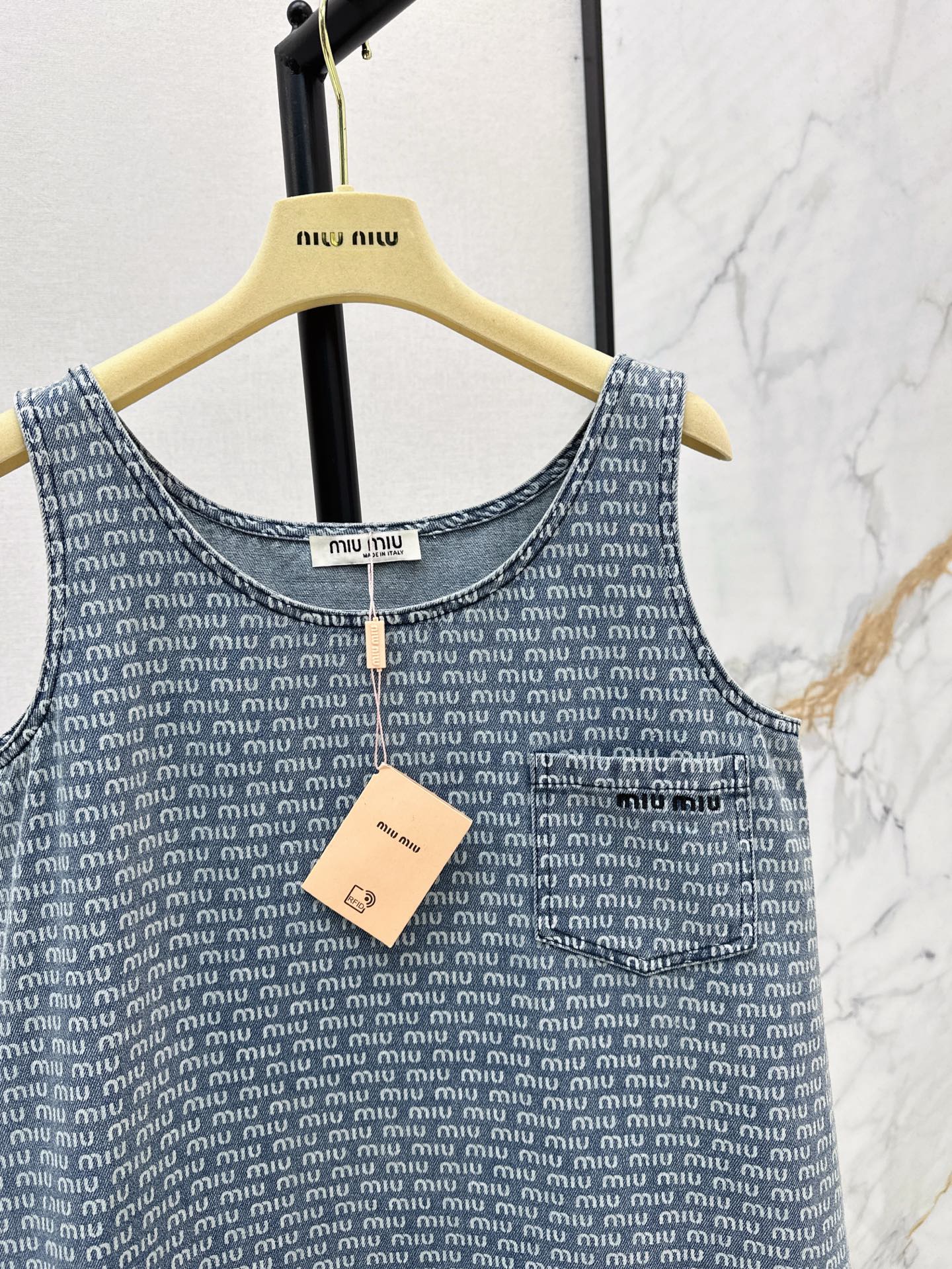 M*u 25ss Sleeveless denim mini dress
