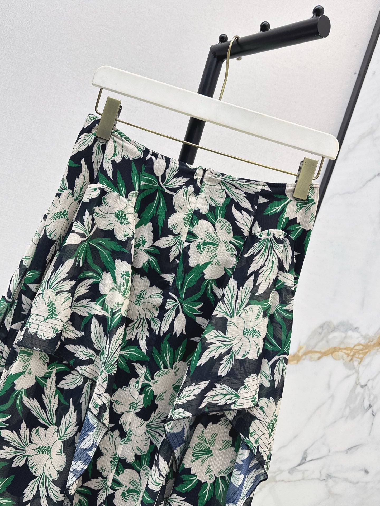 Loe* 25ss Floral print irregular layered skirt