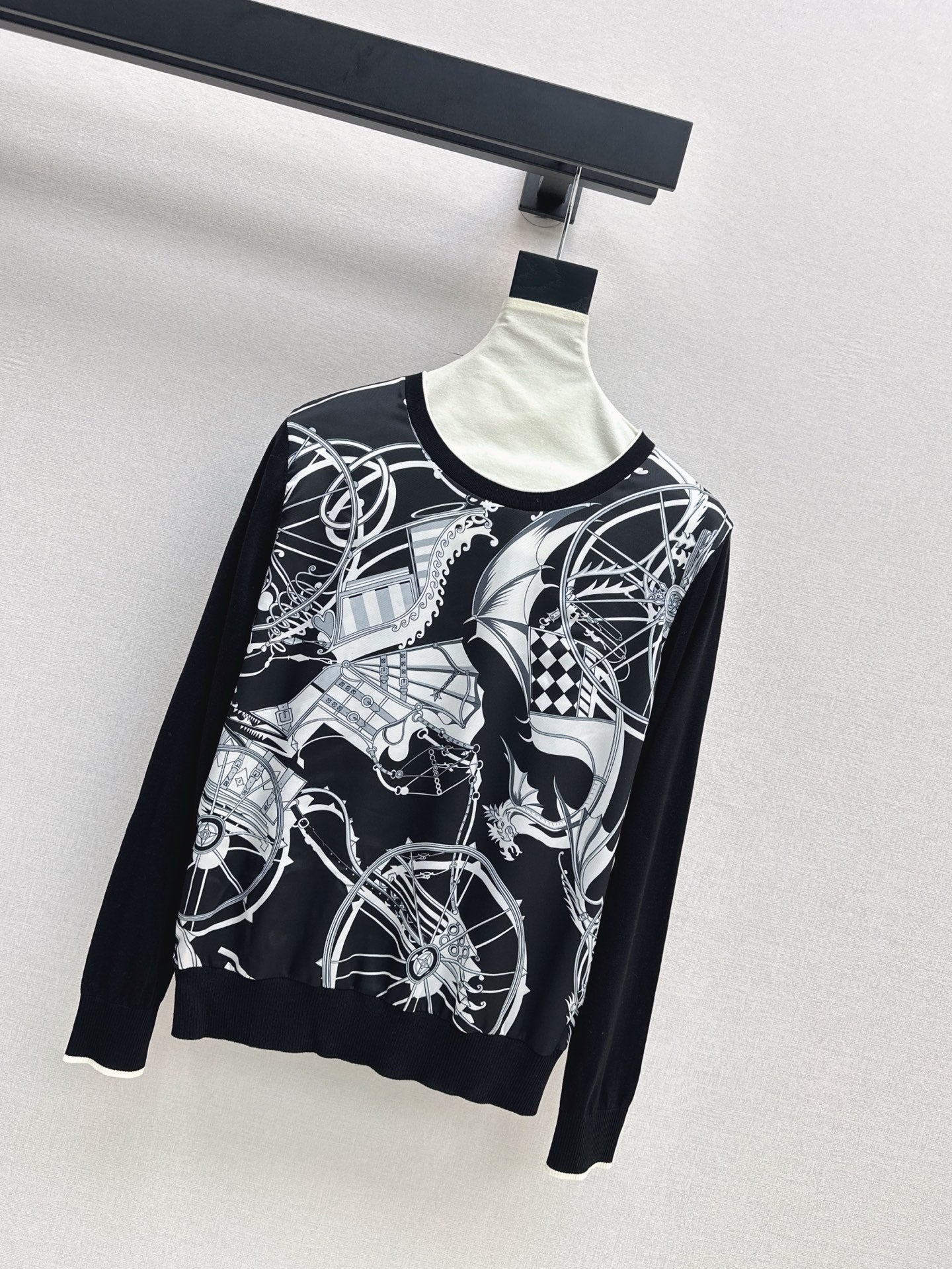 Herm* 25ss long-sleeve twillaine sweater
