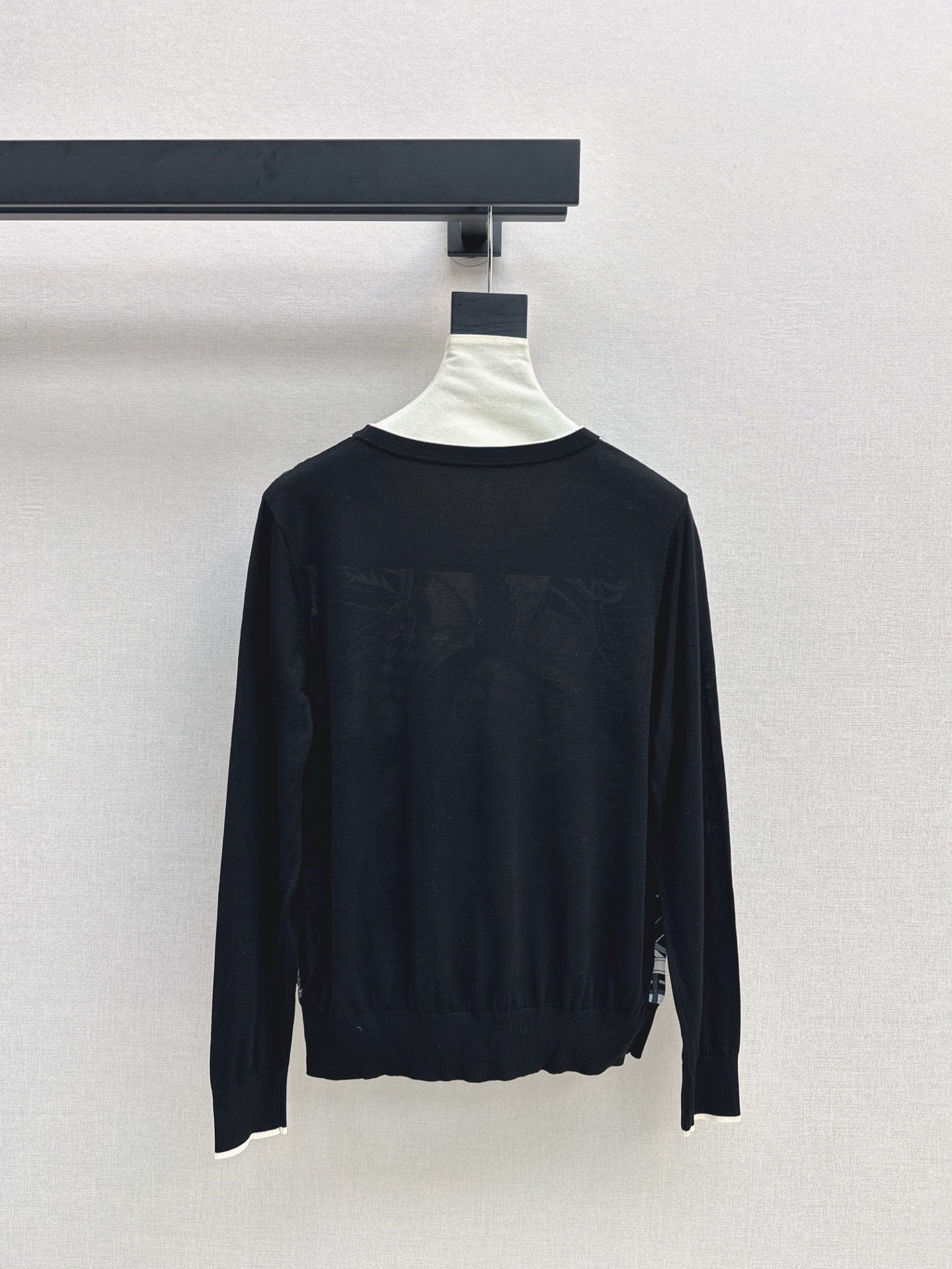 Herm* 25ss long-sleeve twillaine sweater