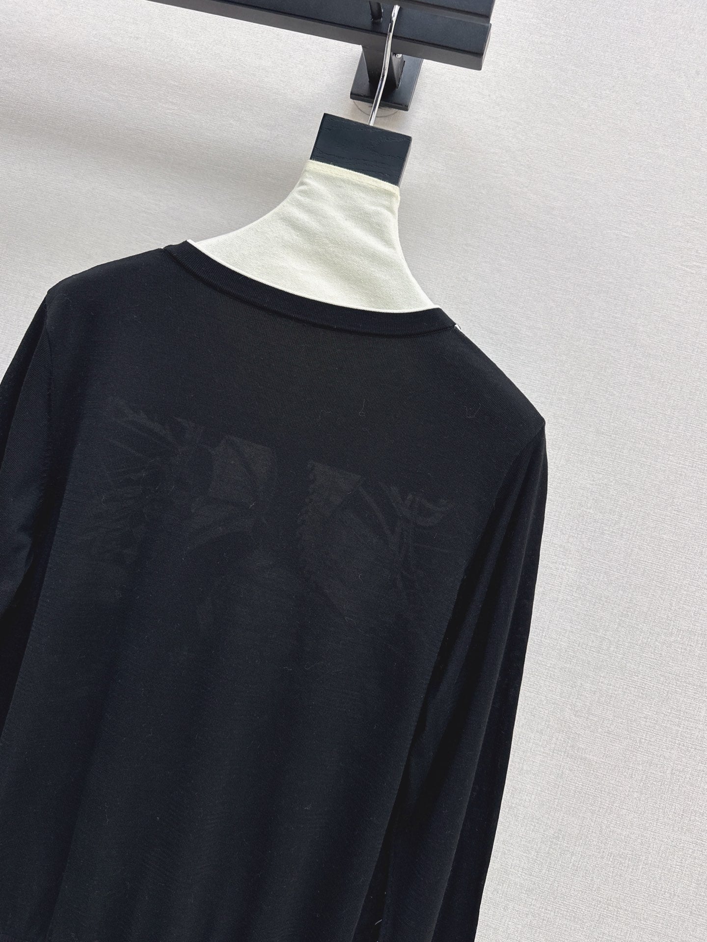 Herm* 25ss long-sleeve twillaine sweater