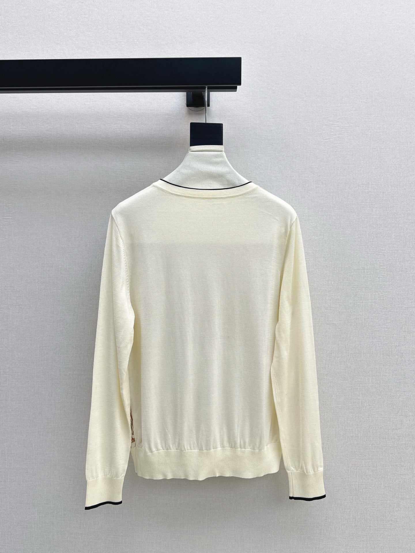 Herm* 25ss long-sleeve twillaine sweater