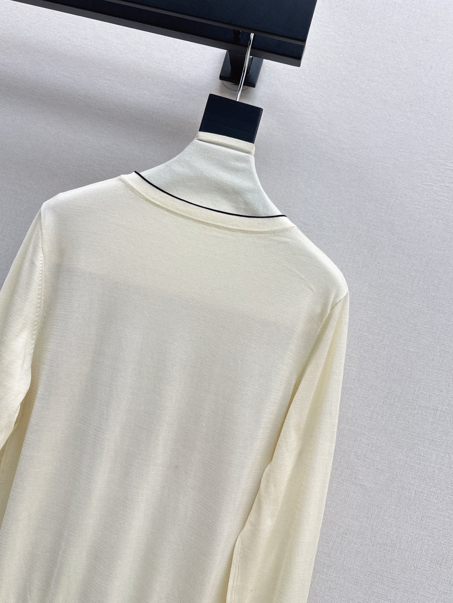 Herm* 25ss long-sleeve twillaine sweater