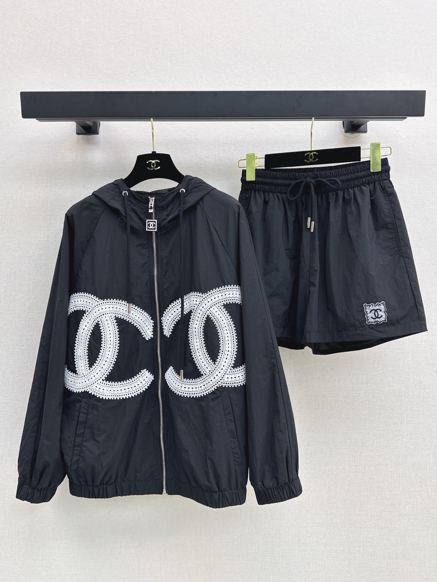 C*nel 25ss Embroidered Windbreaker + shorts set