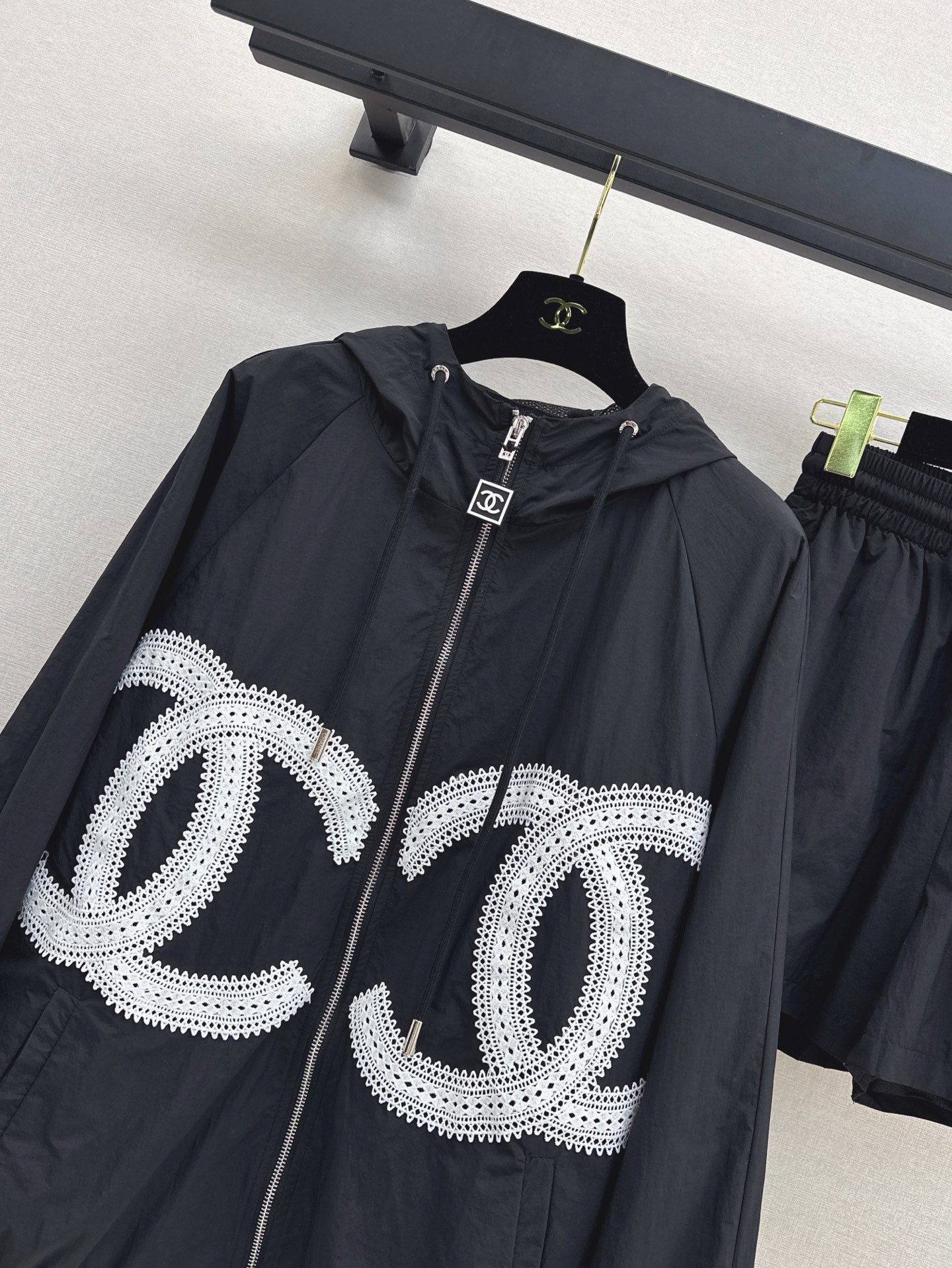 C*nel 25ss Embroidered Windbreaker + shorts set