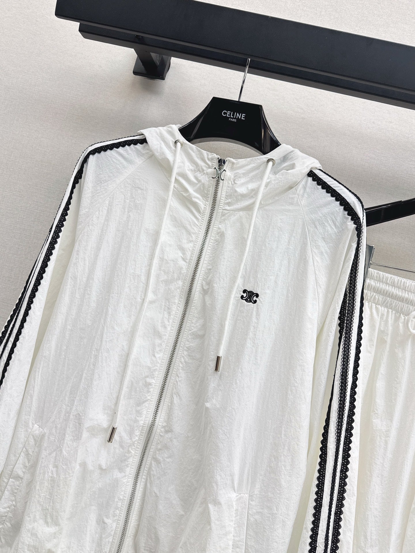 Cel* 25ss Embroidered Windbreaker + shorts set