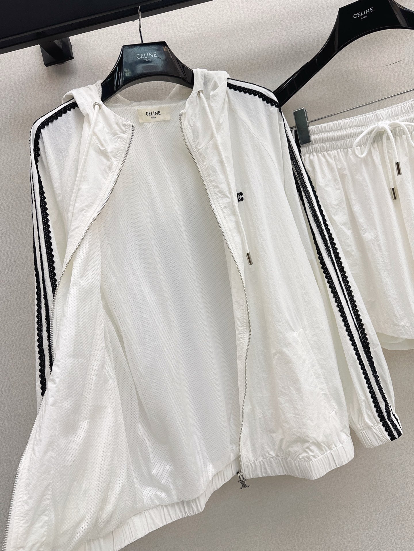 Cel* 25ss Embroidered Windbreaker + shorts set