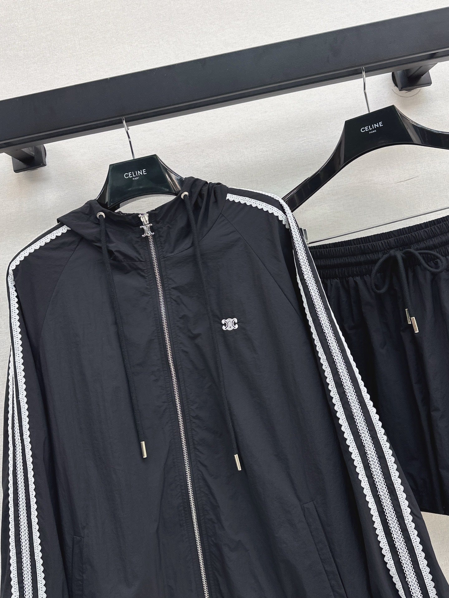 Cel* 25ss Embroidered Windbreaker + shorts set