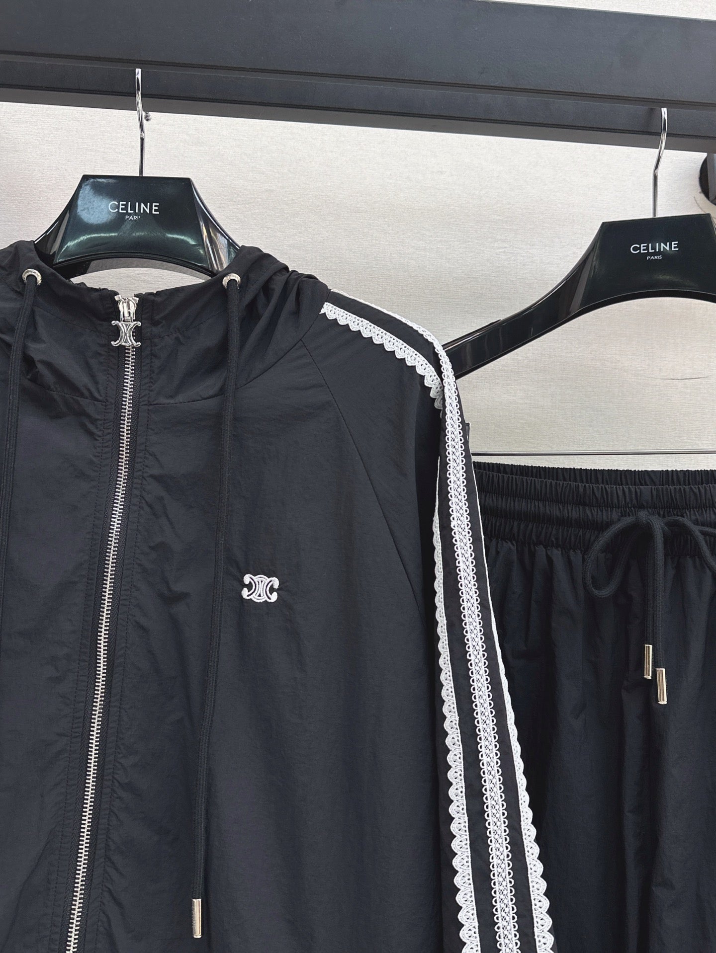 Cel* 25ss Embroidered Windbreaker + shorts set