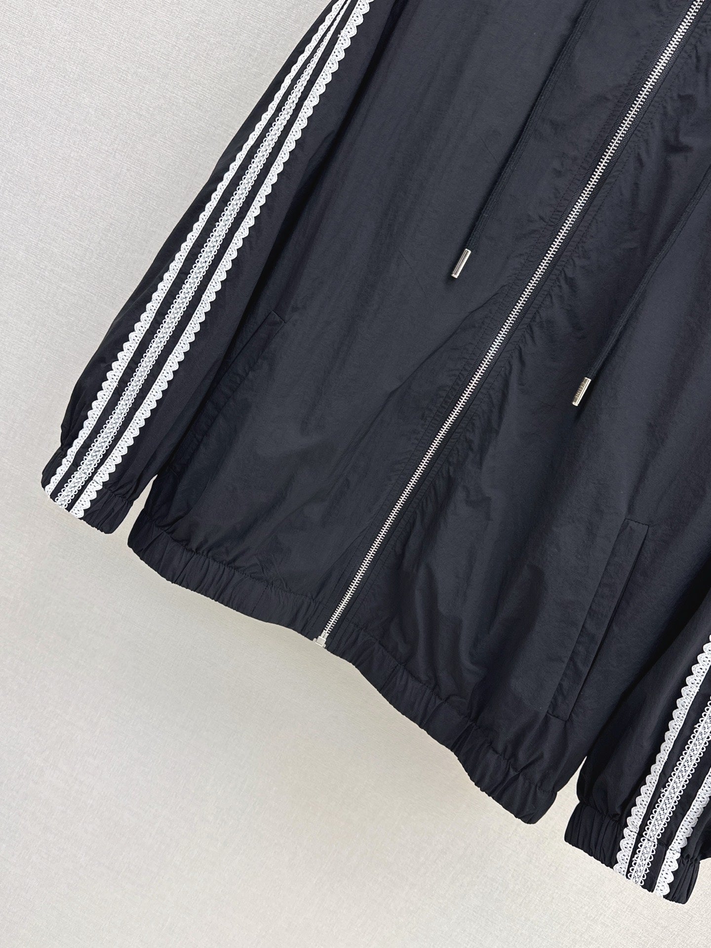 Cel* 25ss Embroidered Windbreaker + shorts set