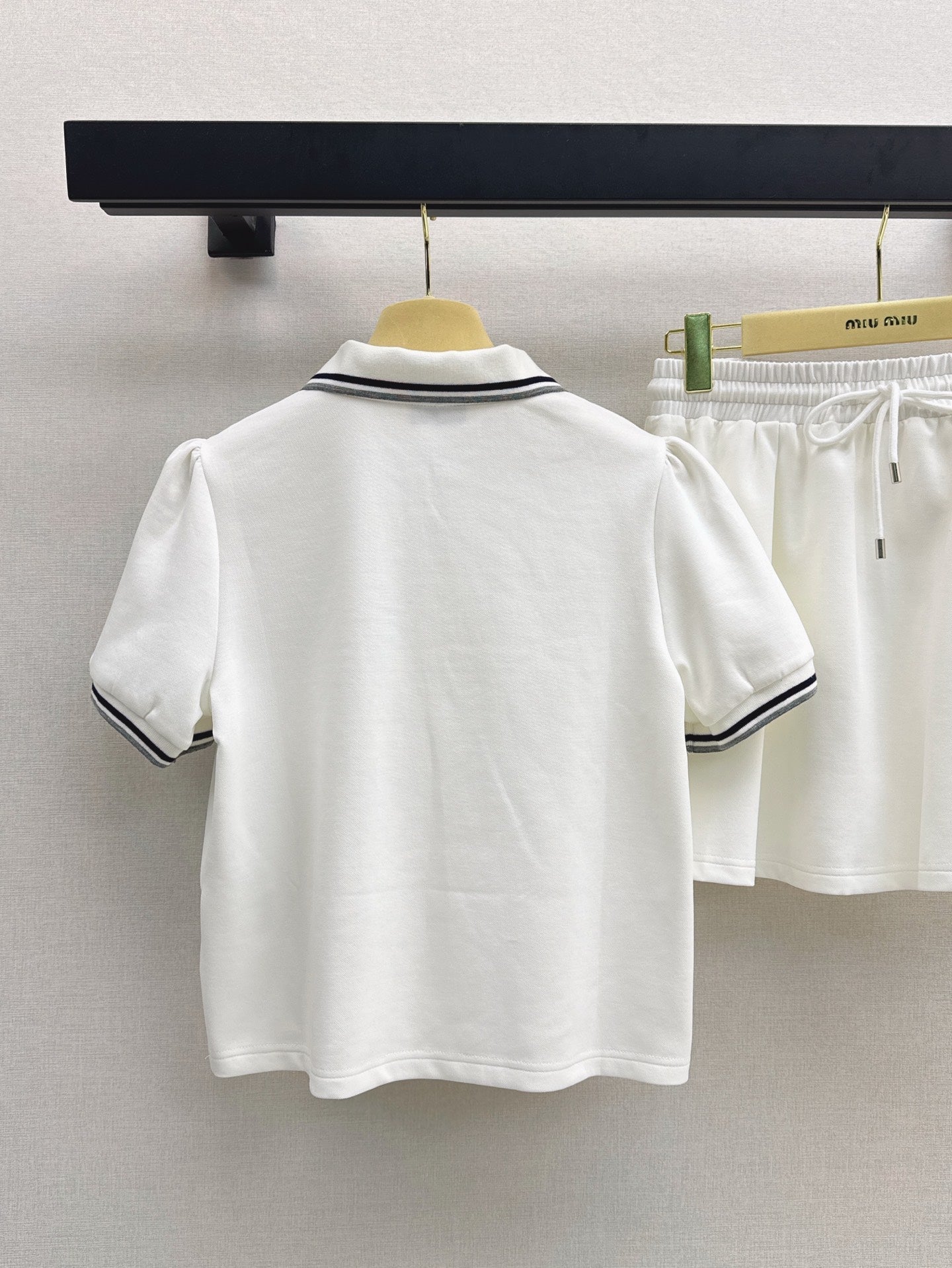 M*u 25ss Polo collar top + mini skirt set