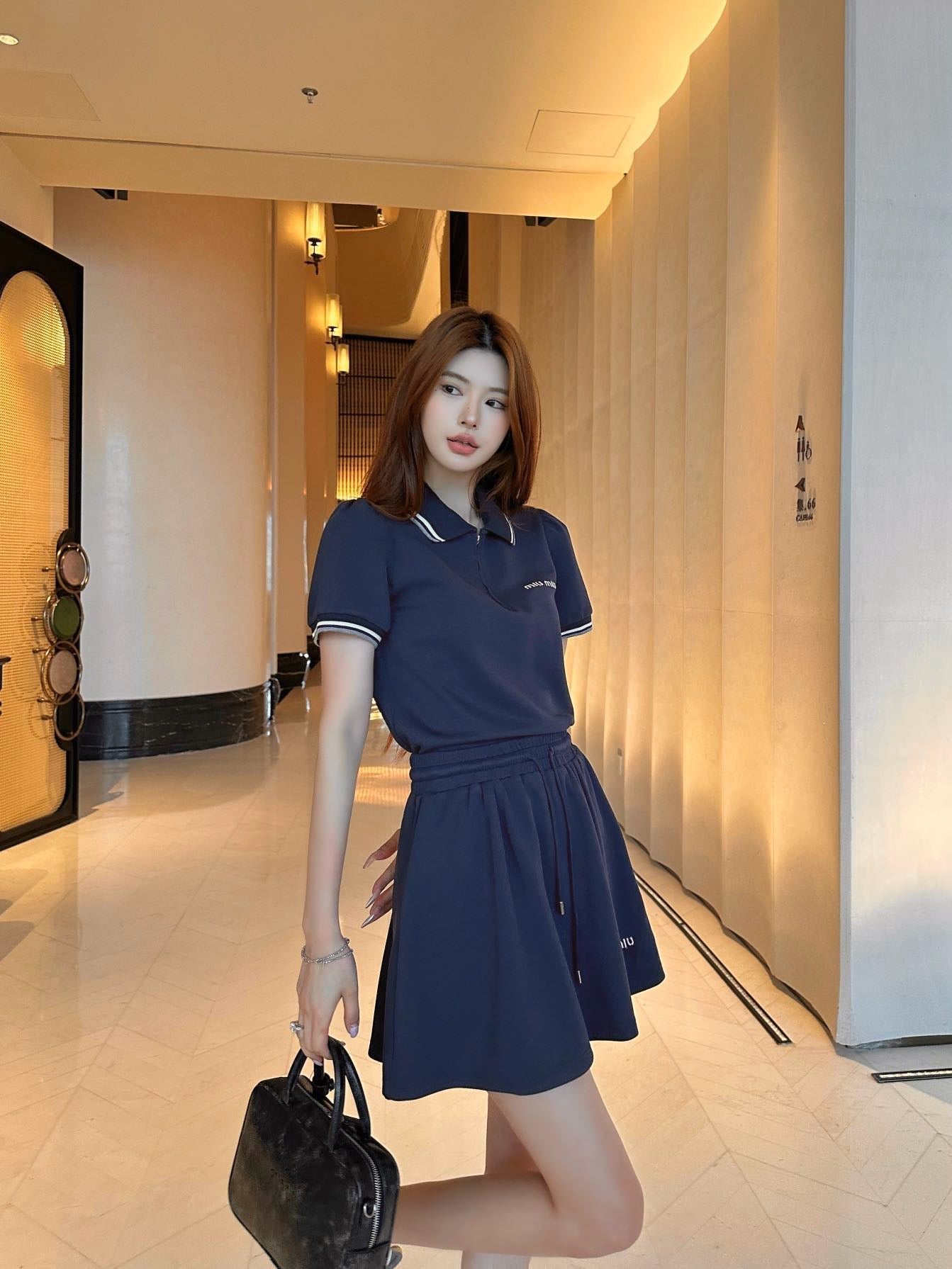 M*u 25ss Polo collar top + mini skirt set