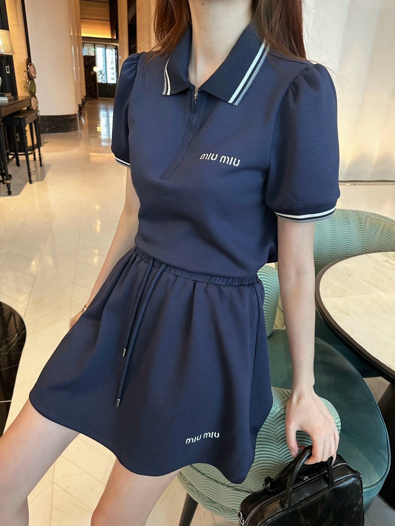 M*u 25ss Polo collar top + mini skirt set
