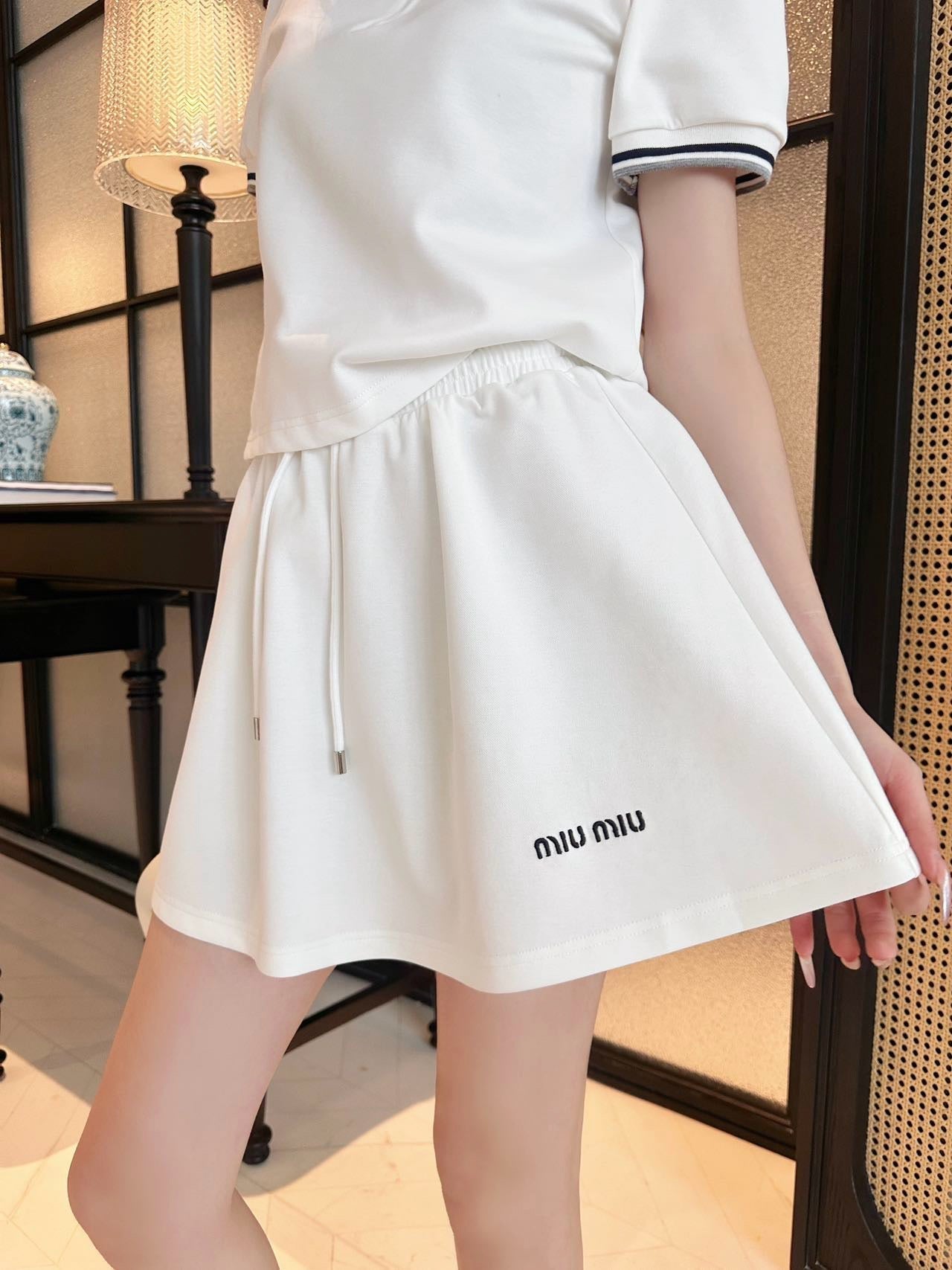 M*u 25ss Polo collar top + mini skirt set