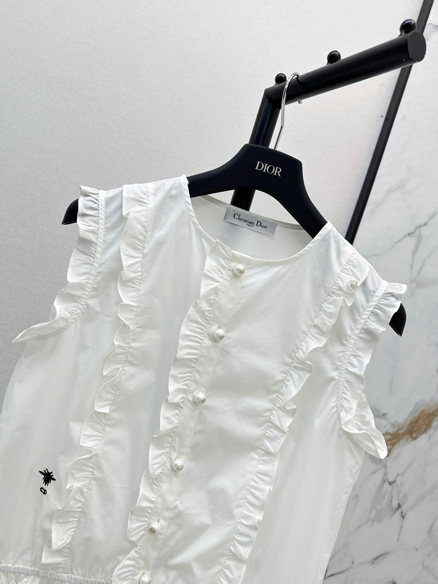 D*r 25ss Sleeveless shirt with ruffle trim