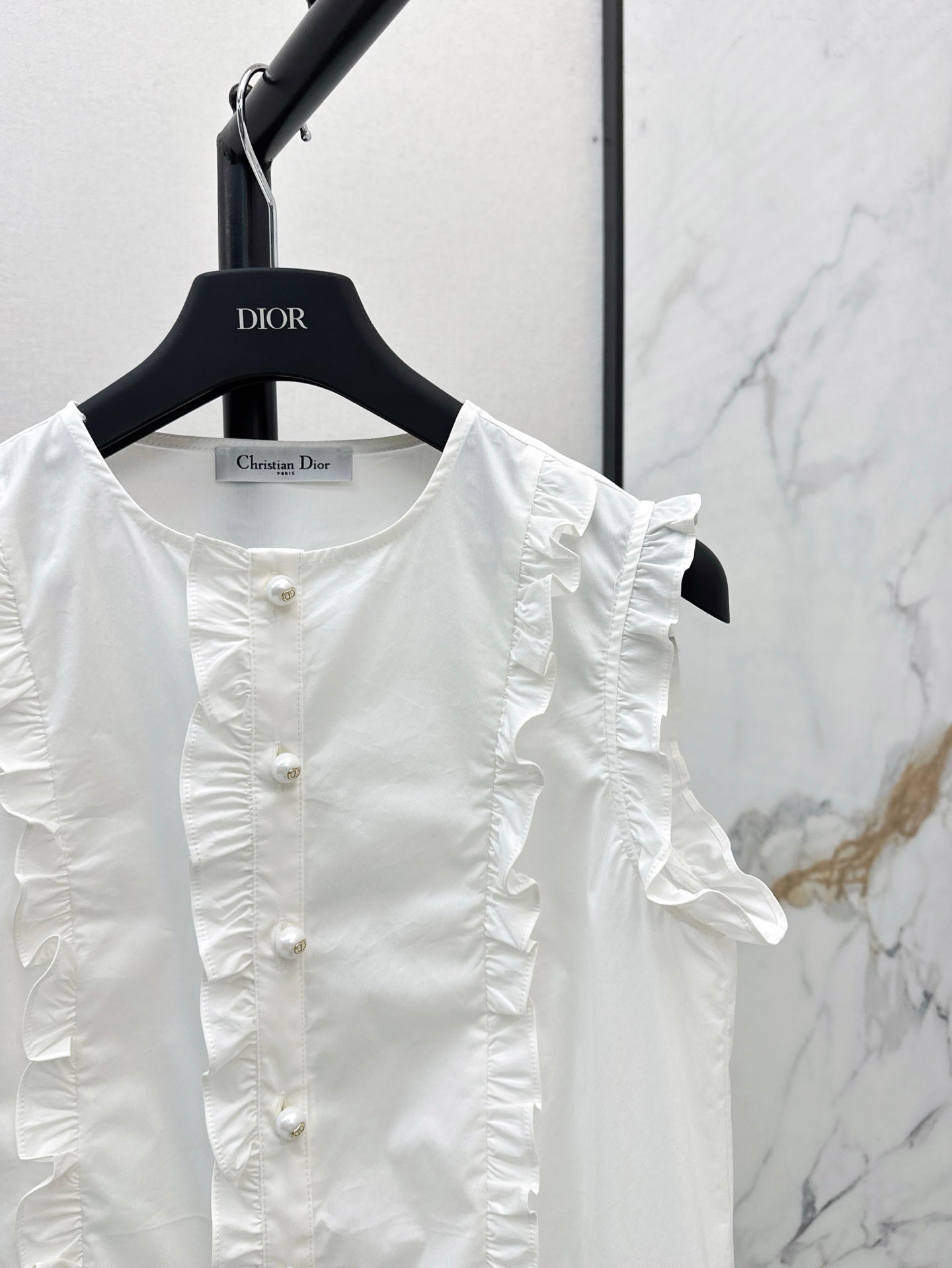 D*r 25ss Sleeveless shirt with ruffle trim