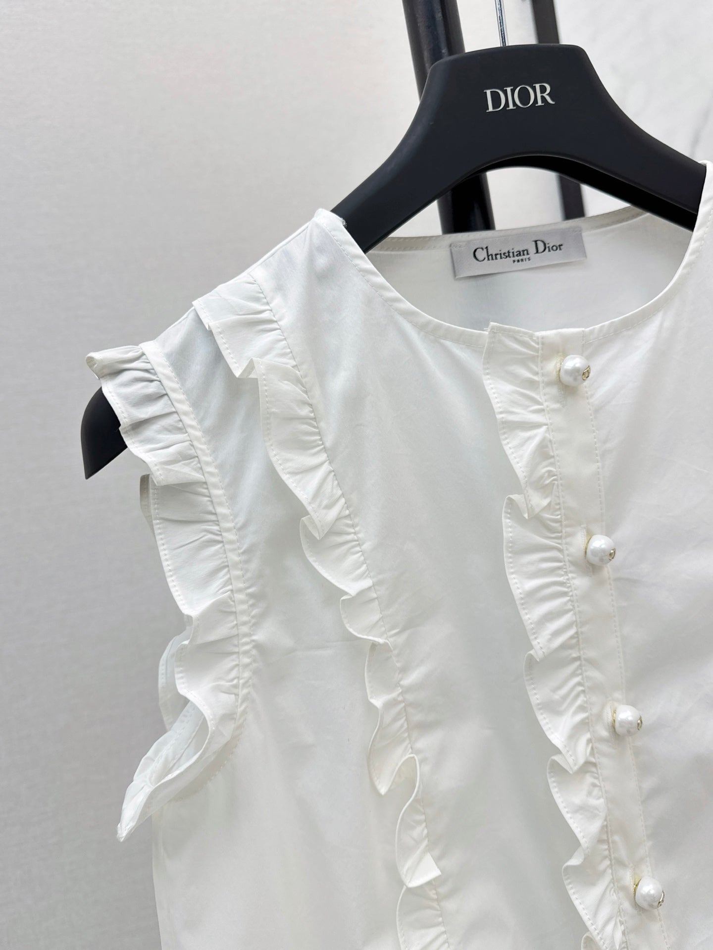 D*r 25ss Sleeveless shirt with ruffle trim