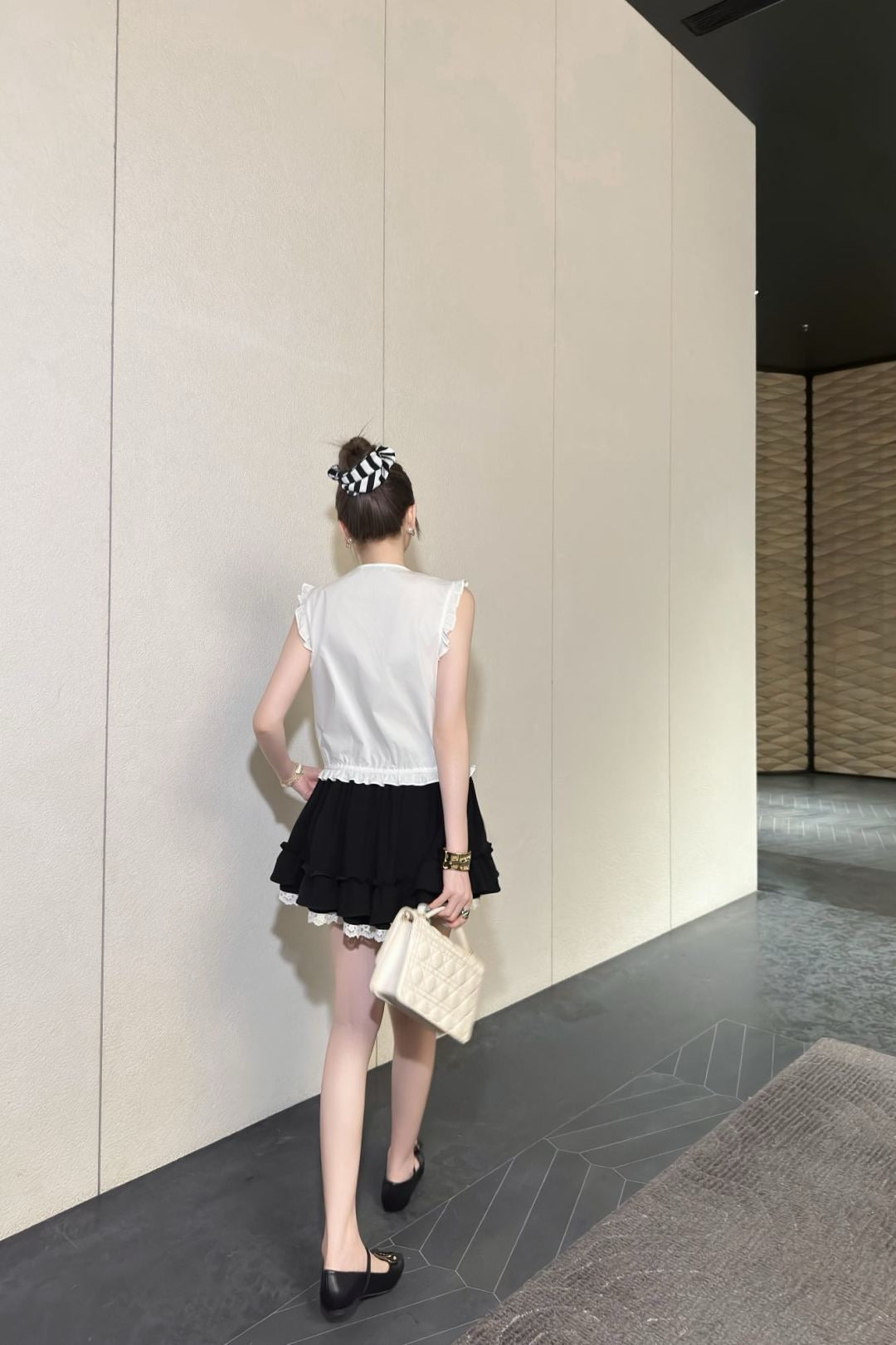 D*r 25ss Sleeveless shirt with ruffle trim