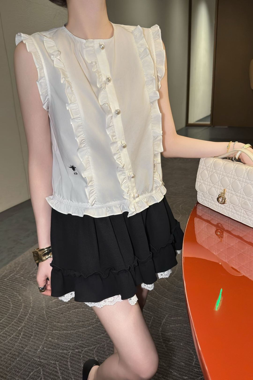 D*r 25ss Sleeveless shirt with ruffle trim