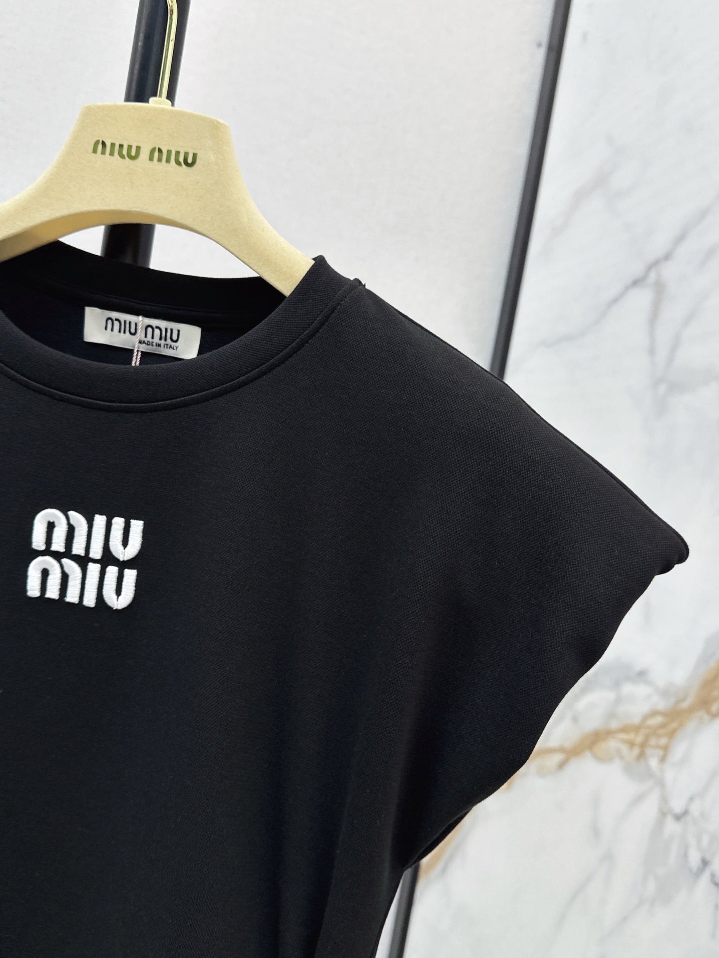 M*u 25ss Embroidered drawstring waist dress