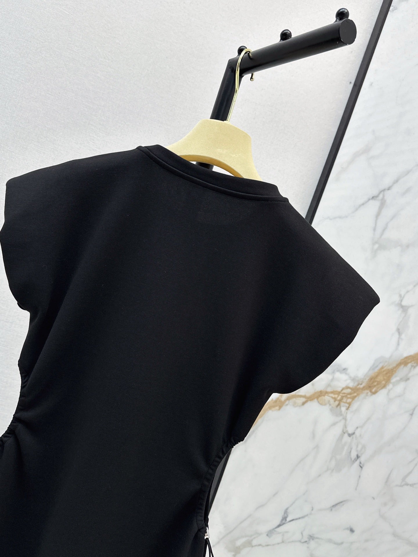 M*u 25ss Embroidered drawstring waist dress