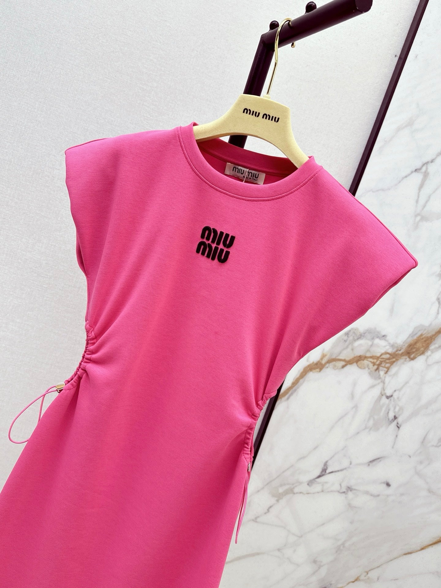 M*u 25ss Embroidered drawstring waist dress