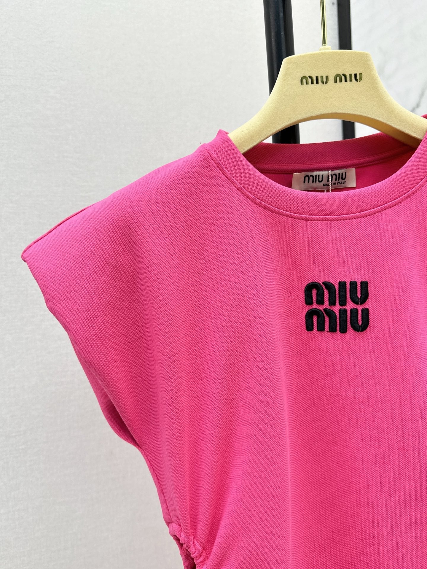 M*u 25ss Embroidered drawstring waist dress