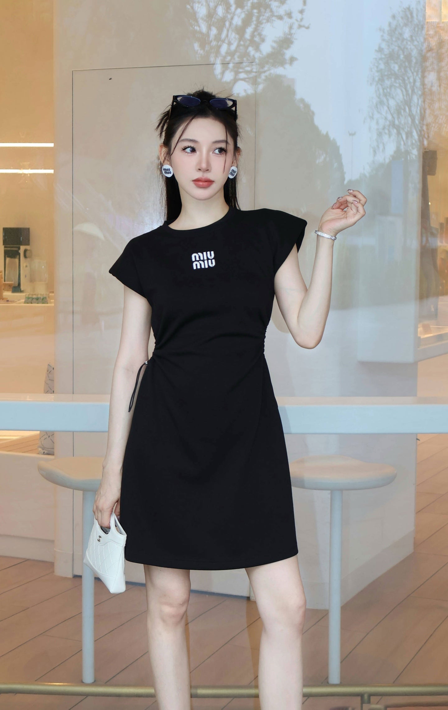 M*u 25ss Embroidered drawstring waist dress