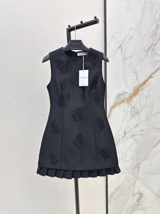 Valen* 25ss rose patch mini dress
