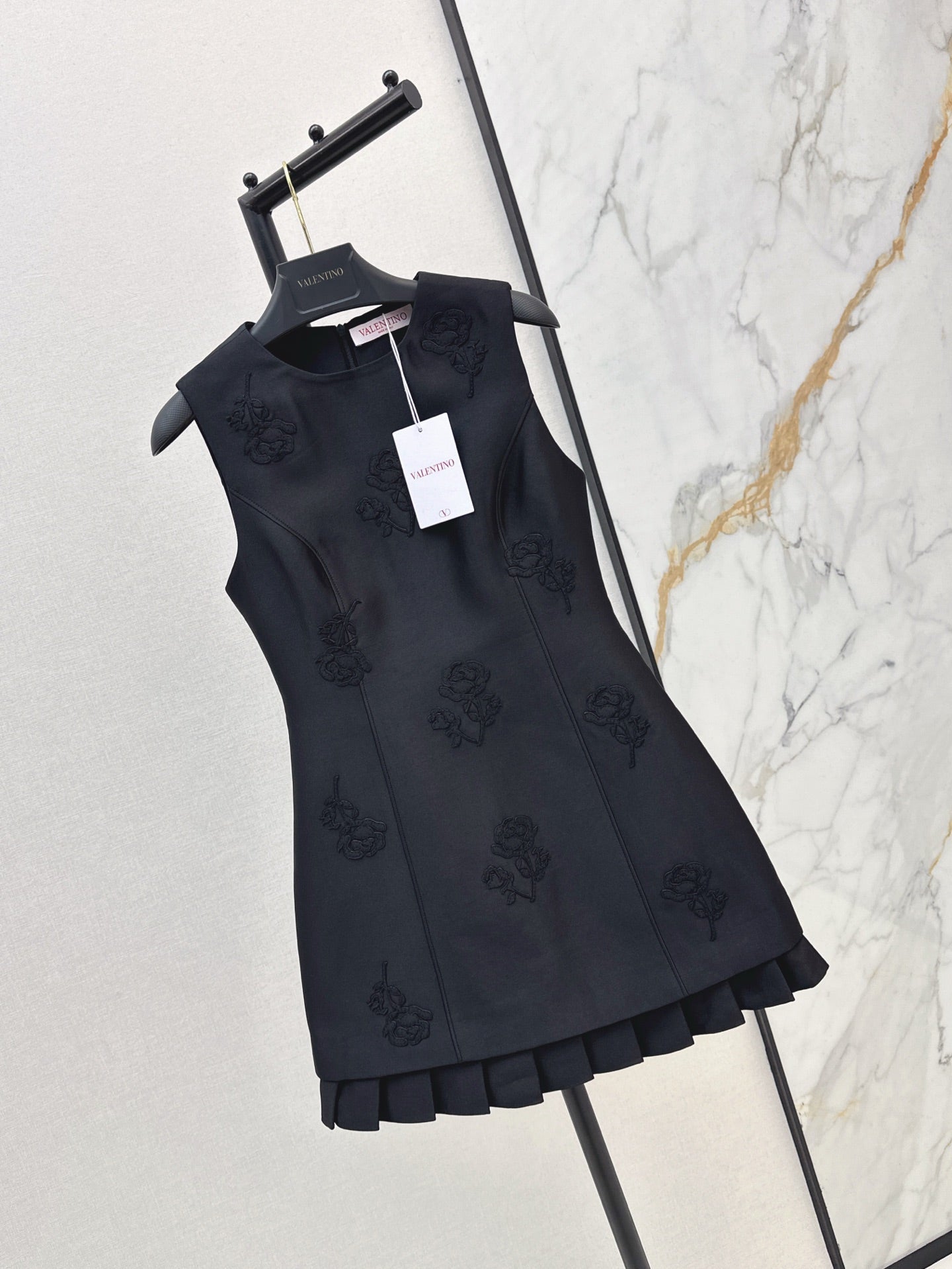 Valen* 25ss rose patch mini dress