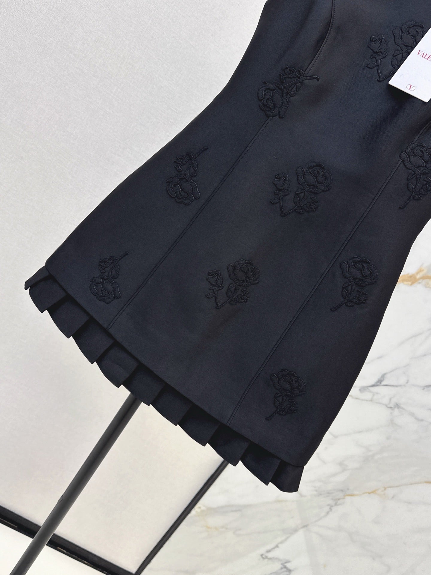 Valen* 25ss rose patch mini dress