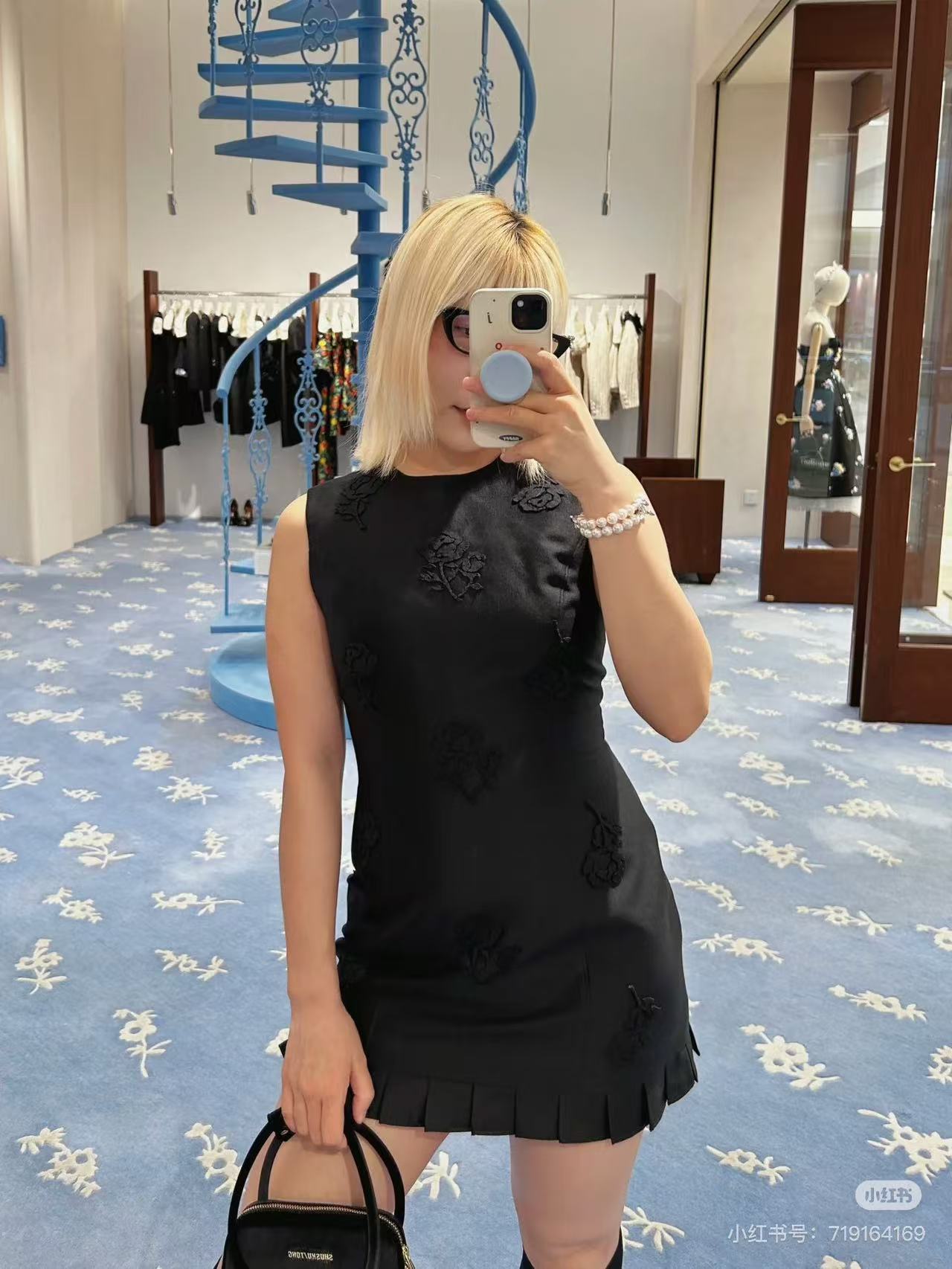 Valen* 25ss rose patch mini dress