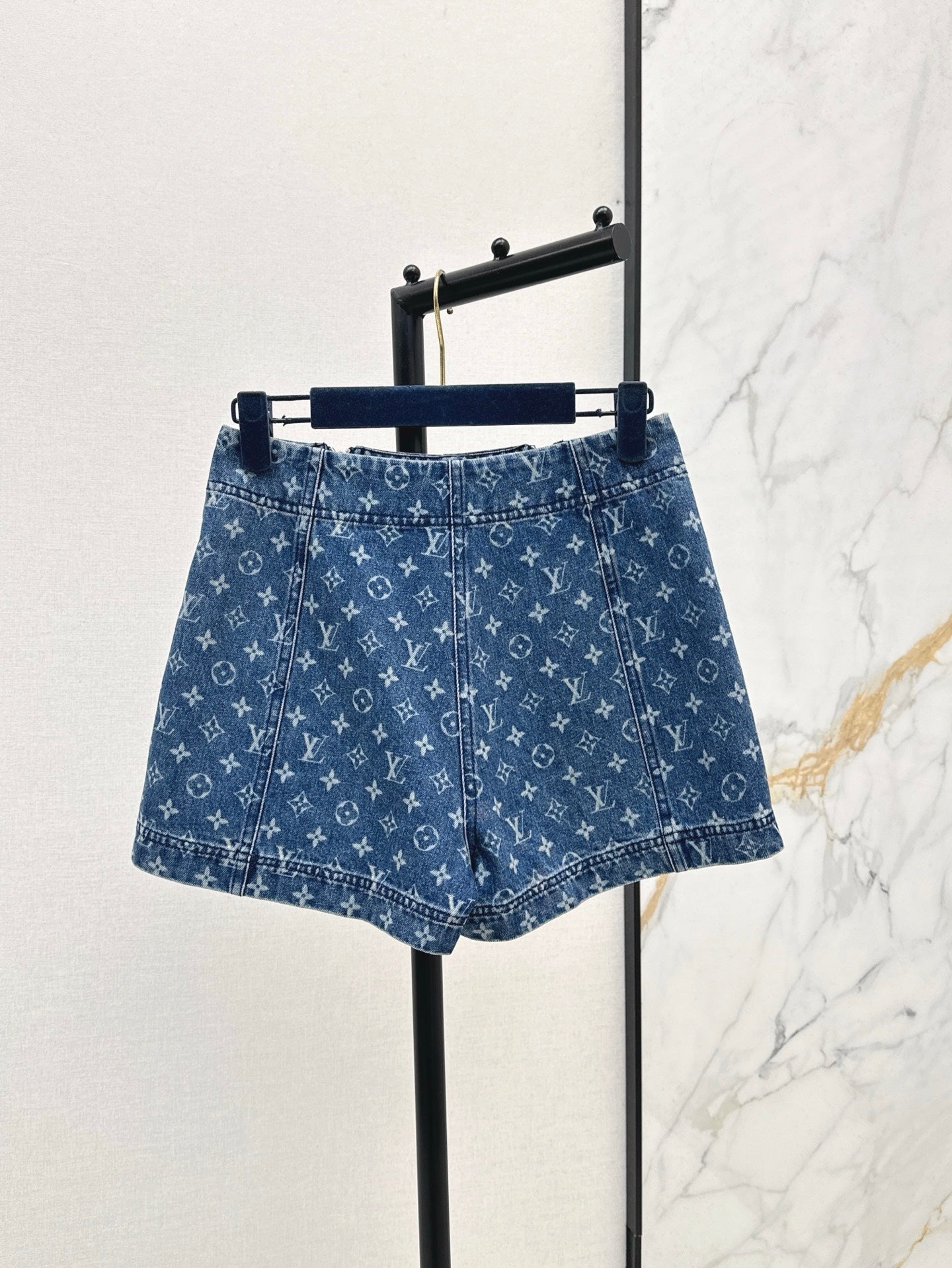 Loui* 25ss monogram zipper denim shorts