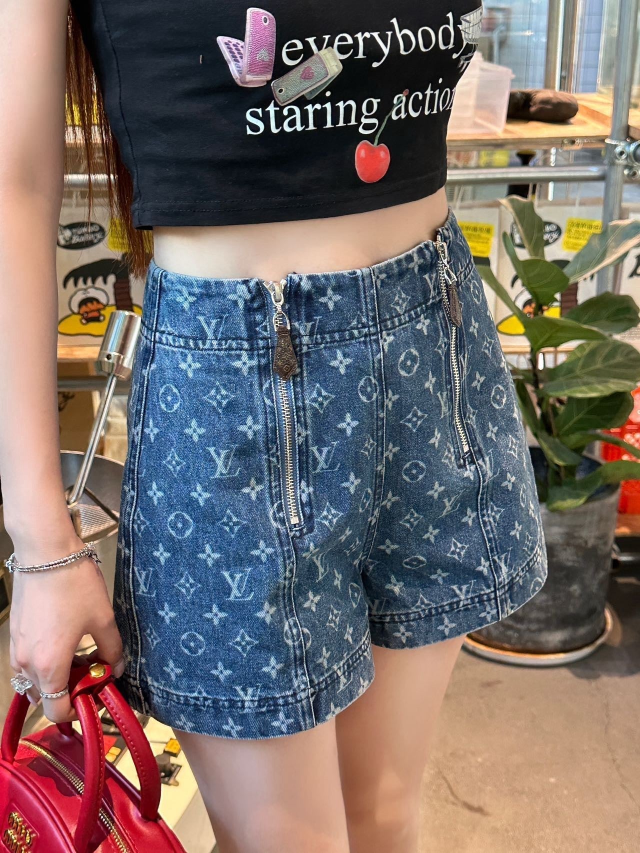 Loui* 25ss monogram zipper denim shorts