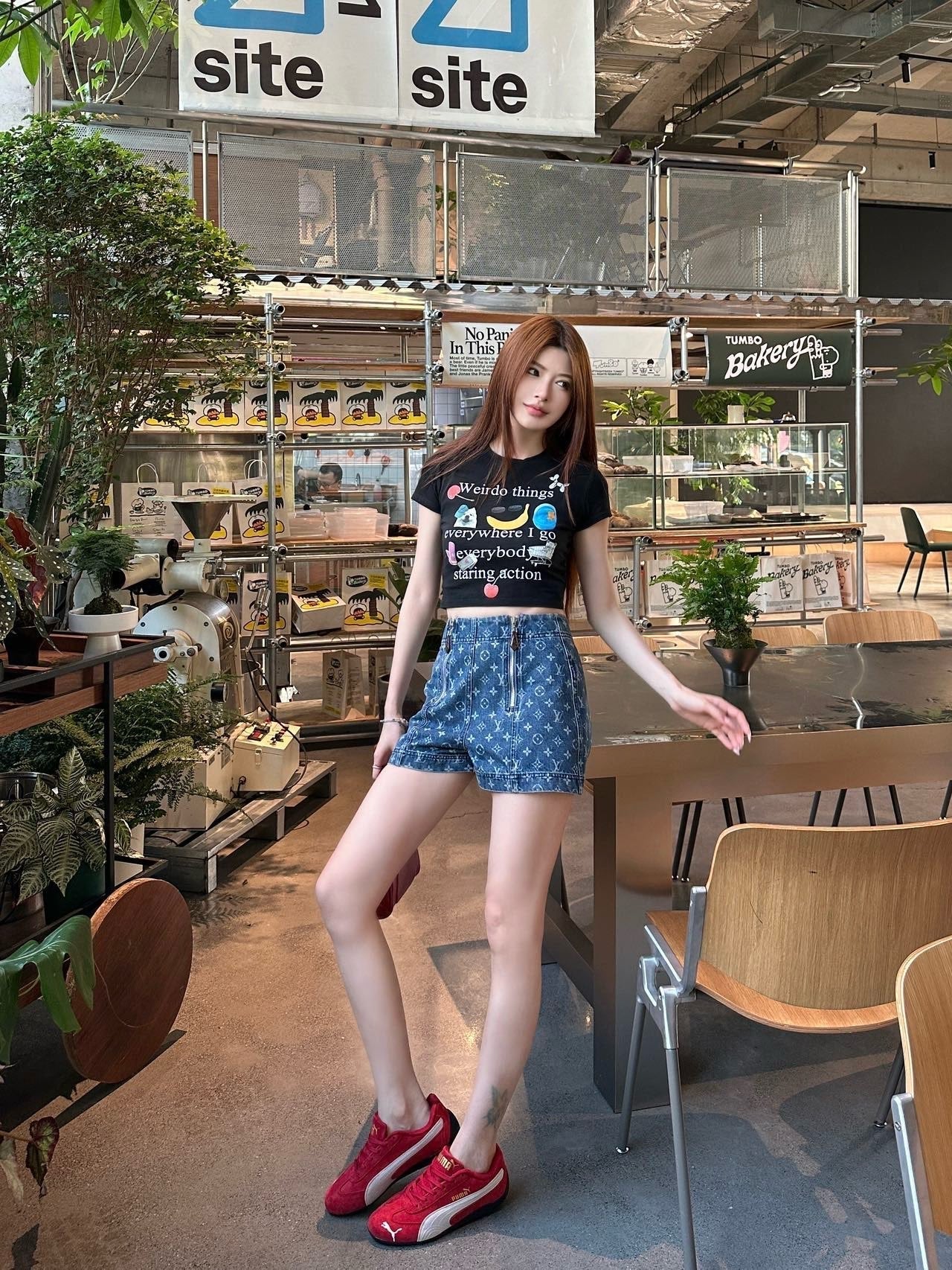 Loui* 25ss monogram zipper denim shorts