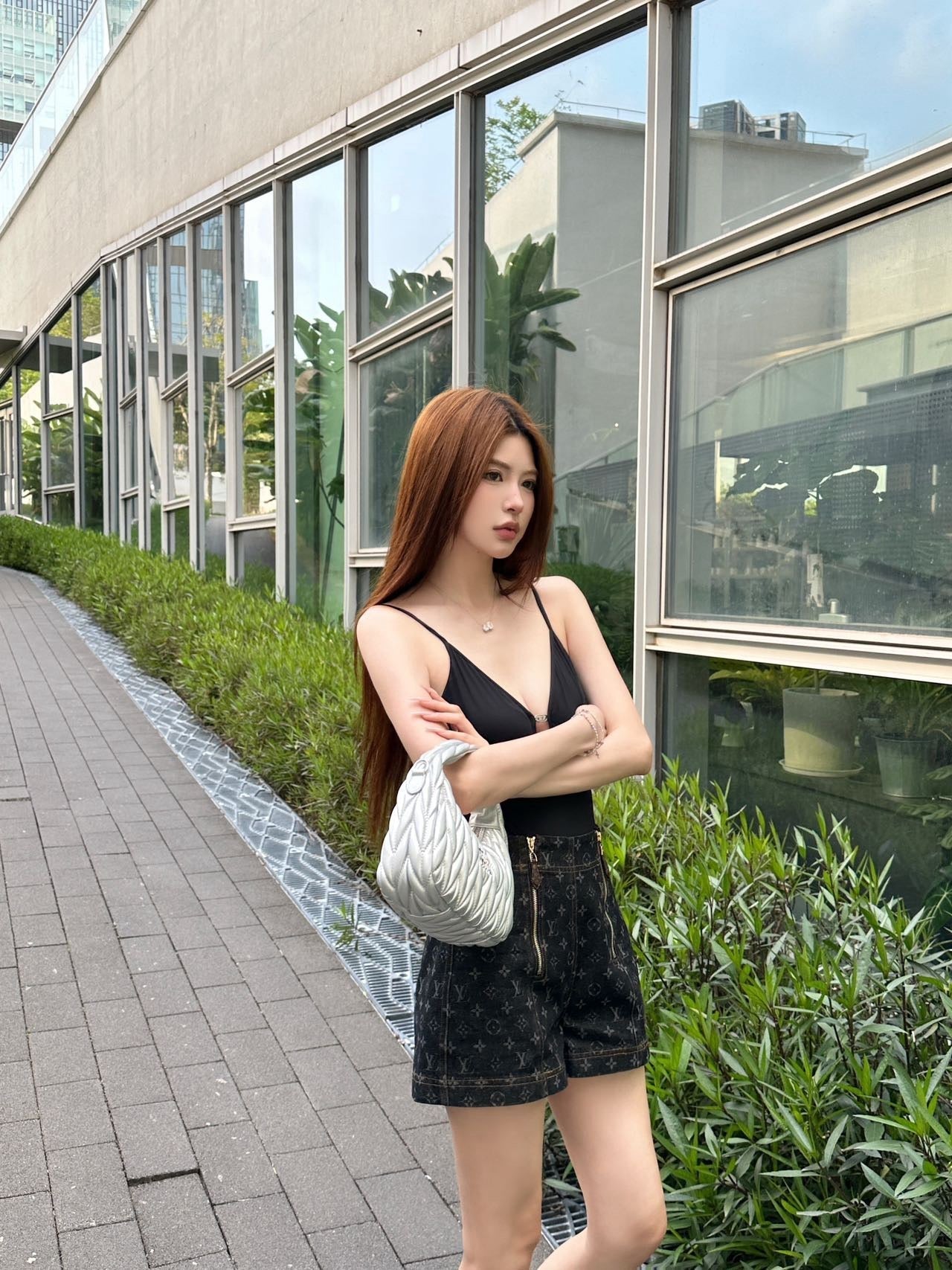 Loui* 25ss monogram zipper denim shorts