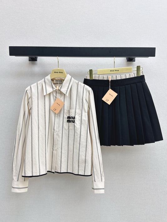 M*u 25ss  cotton shirt + pleated skirt set