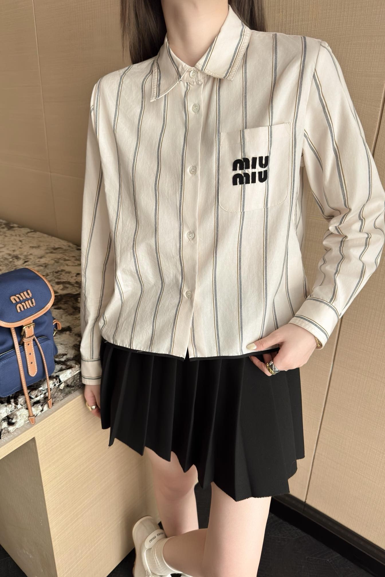 M*u 25ss  cotton shirt + pleated skirt set