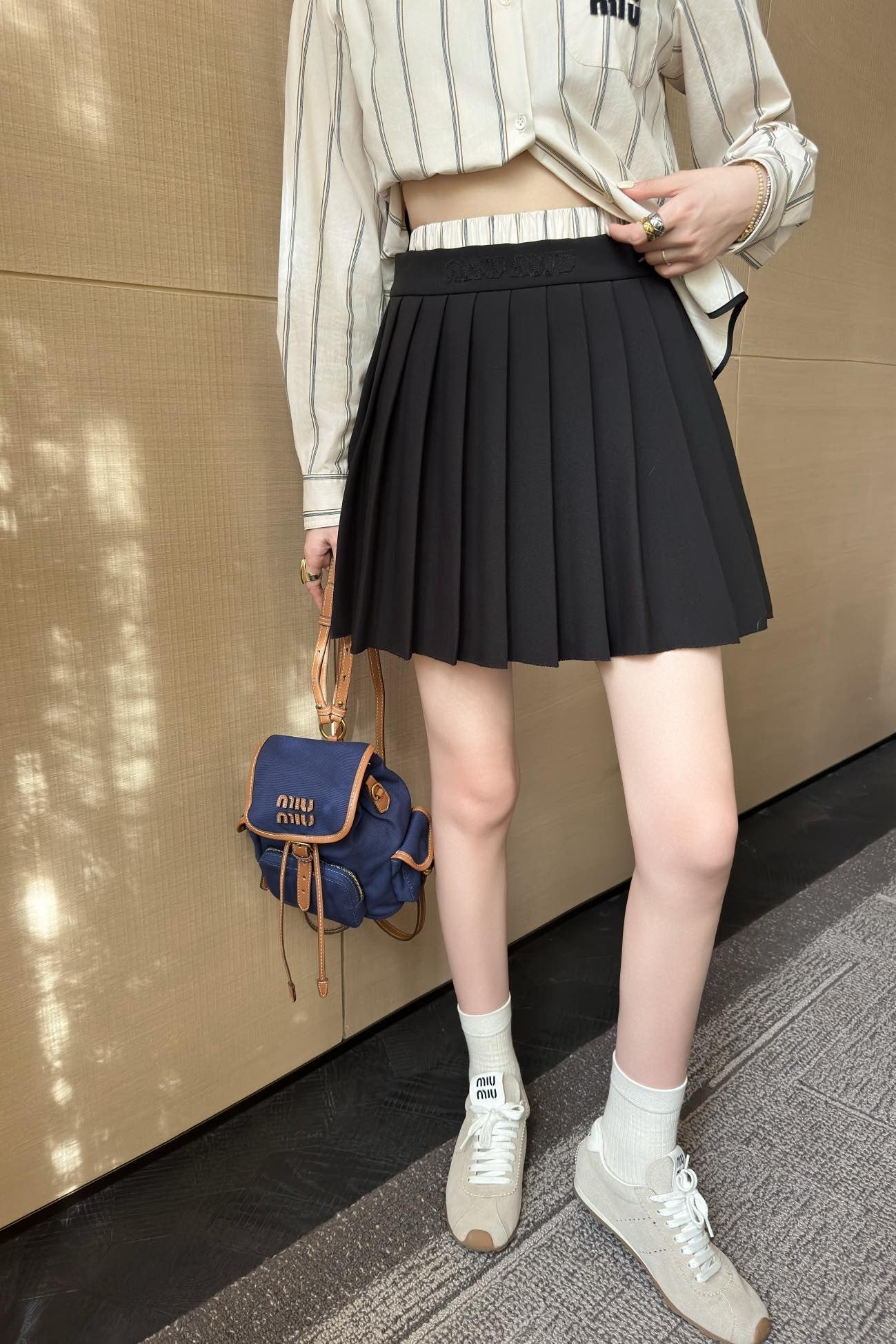 M*u 25ss  cotton shirt + pleated skirt set