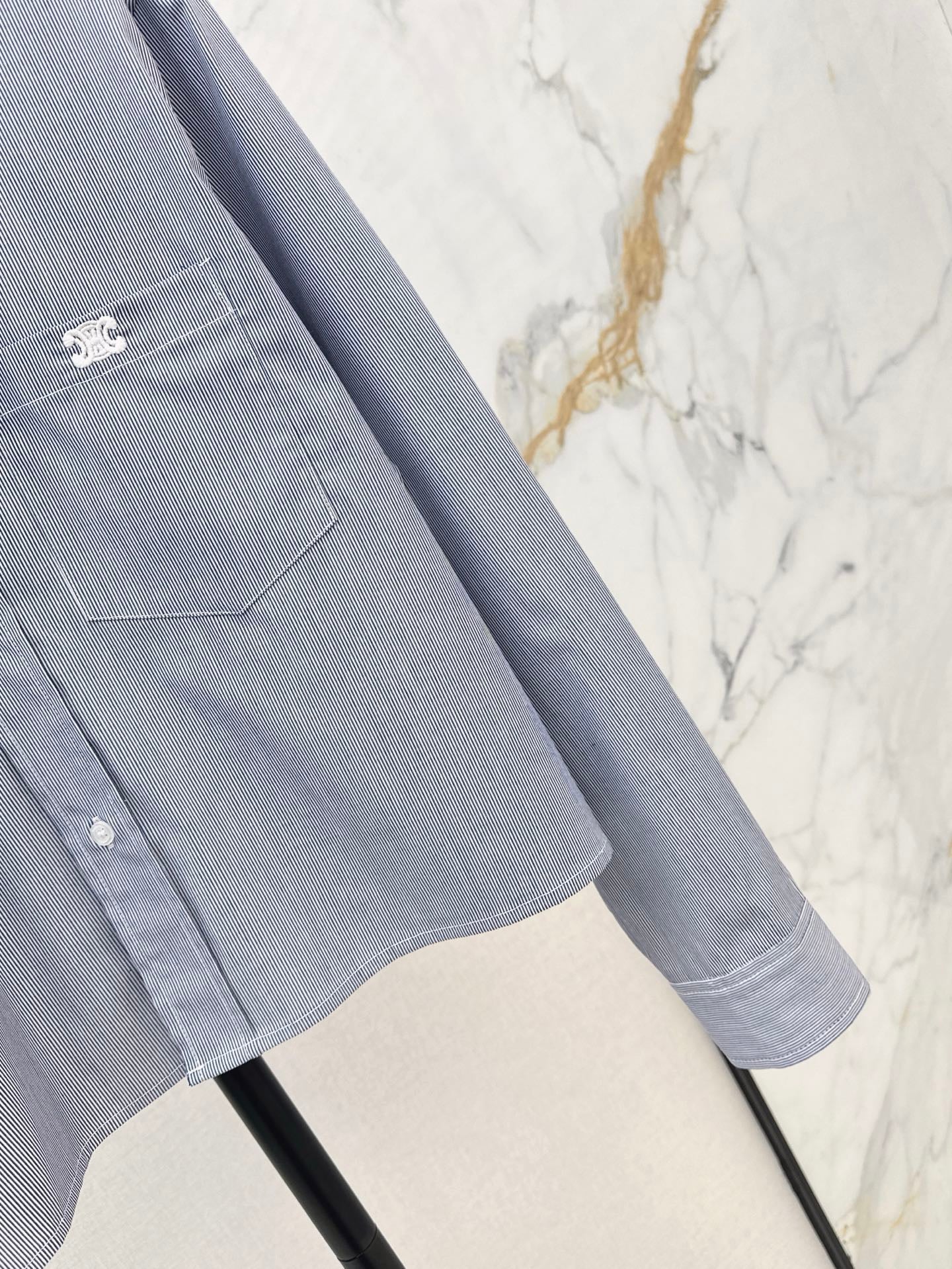 Cel* 25ss embroidered cotton crop shirt