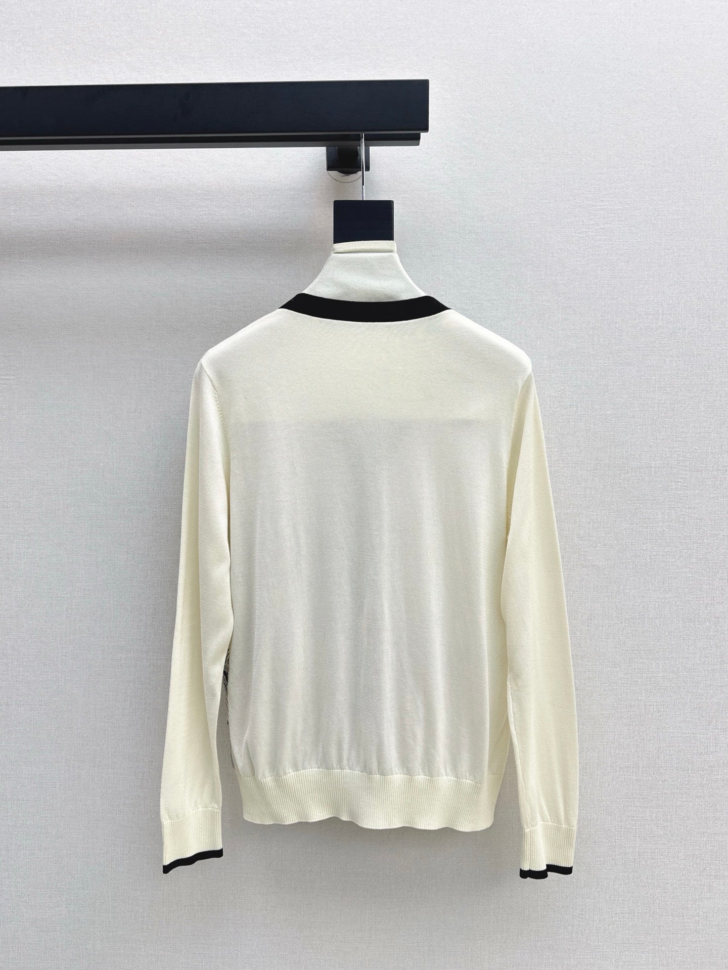Herm* 25ss long-sleeve twillaine sweater