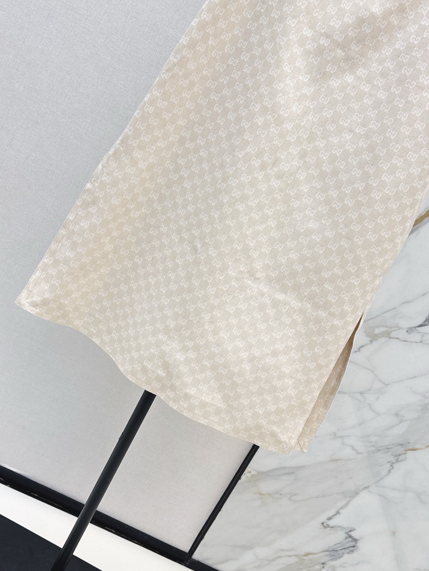 Gu*25ss GG jacquard belted skirt