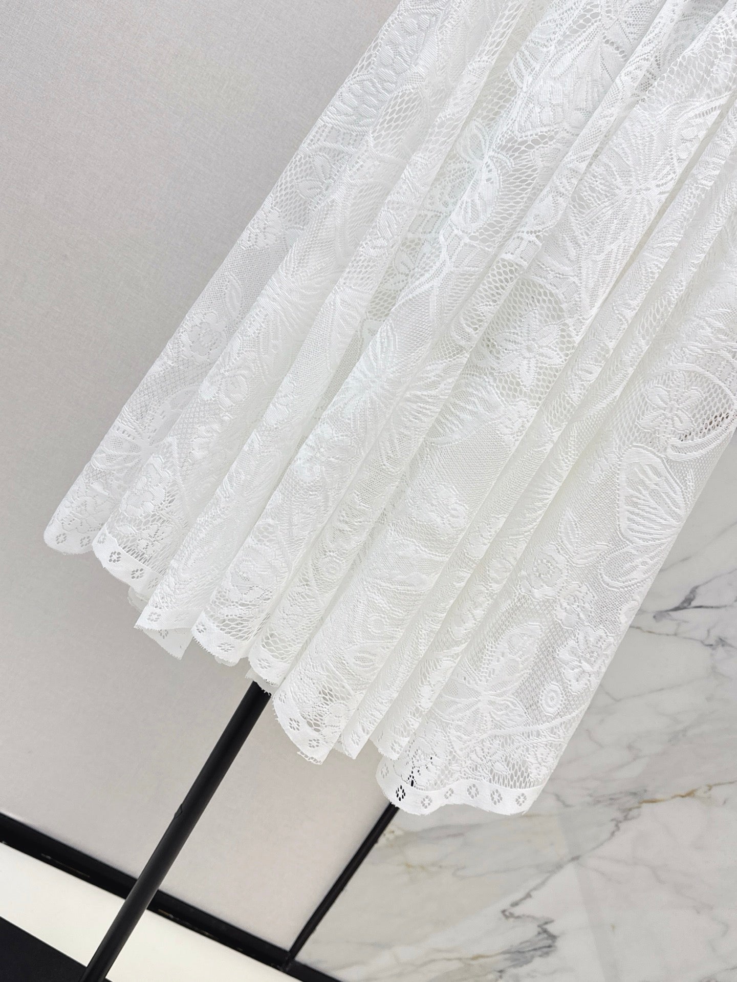 D*r 25ss Lace Flared Mid-Length Skirt