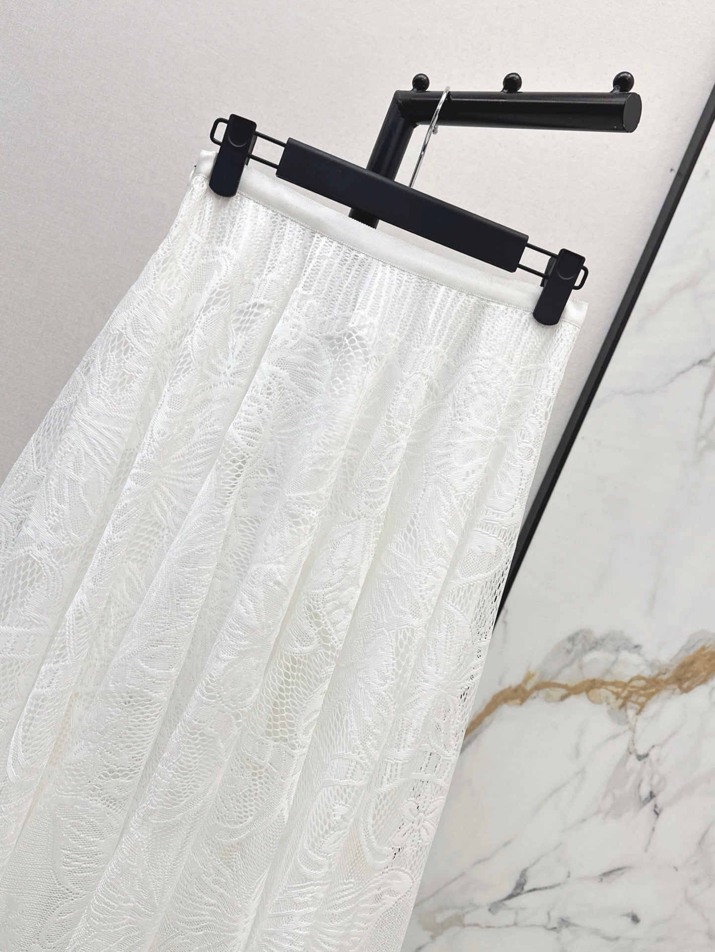 D*r 25ss Lace Flared Mid-Length Skirt