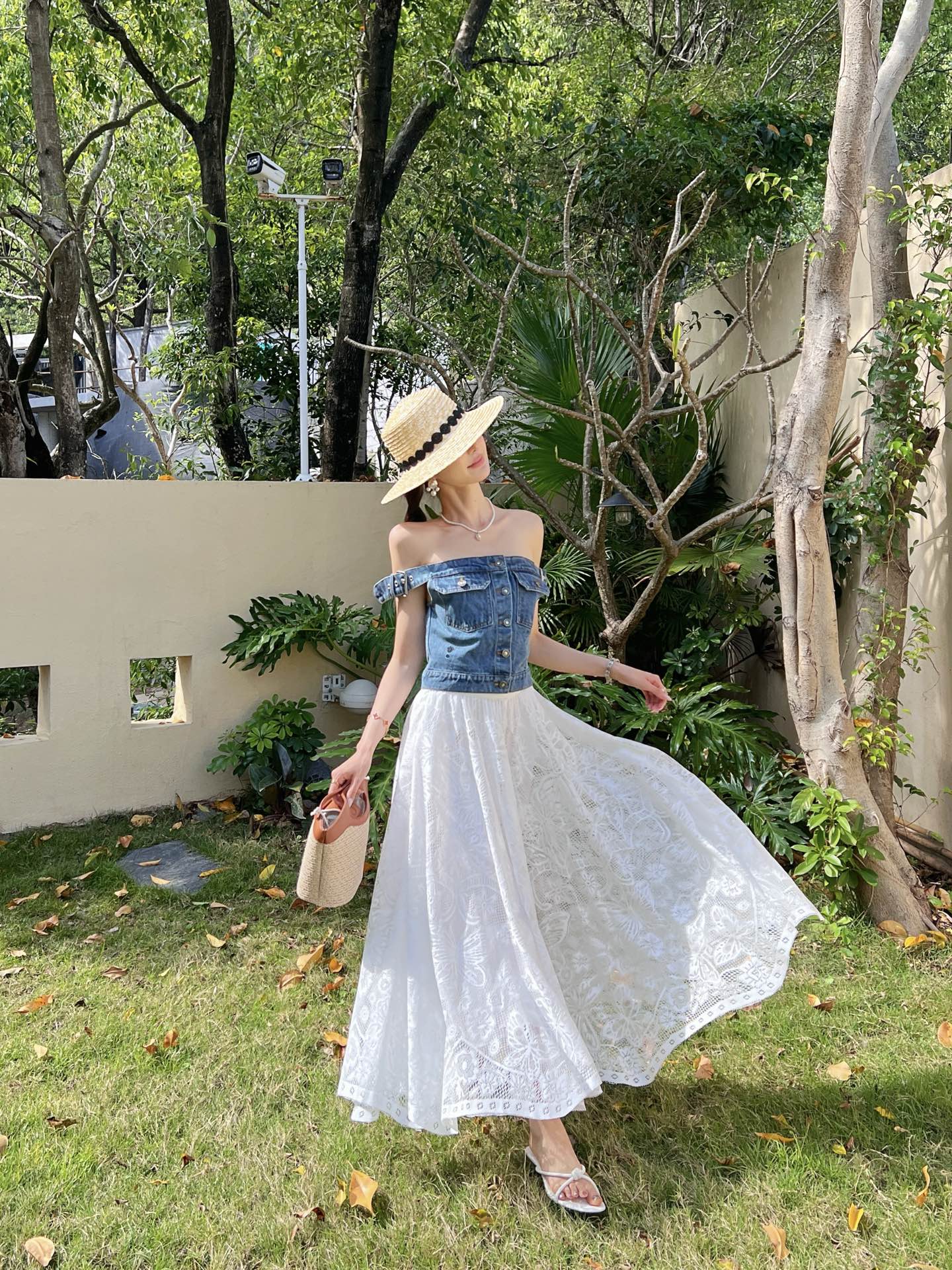 D*r 25ss Lace Flared Mid-Length Skirt